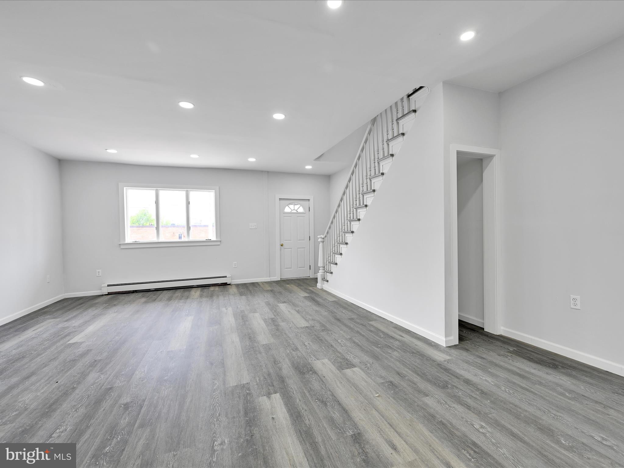 231 S LEHIGH AVENUE