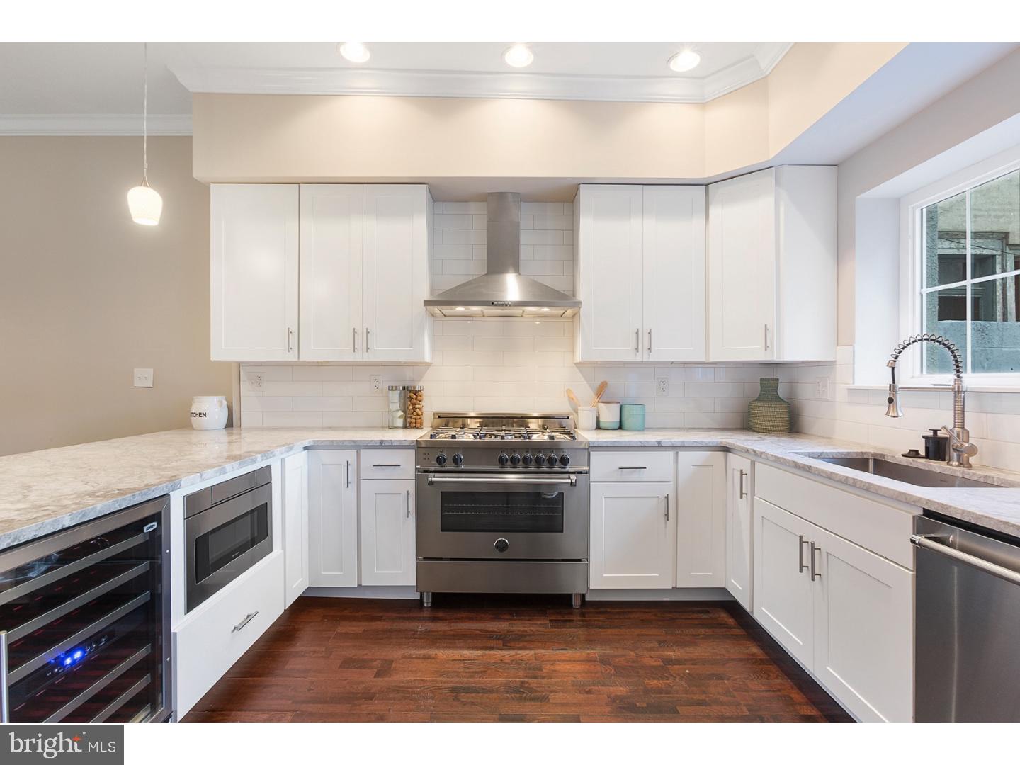 BELLA VISTA - Residential