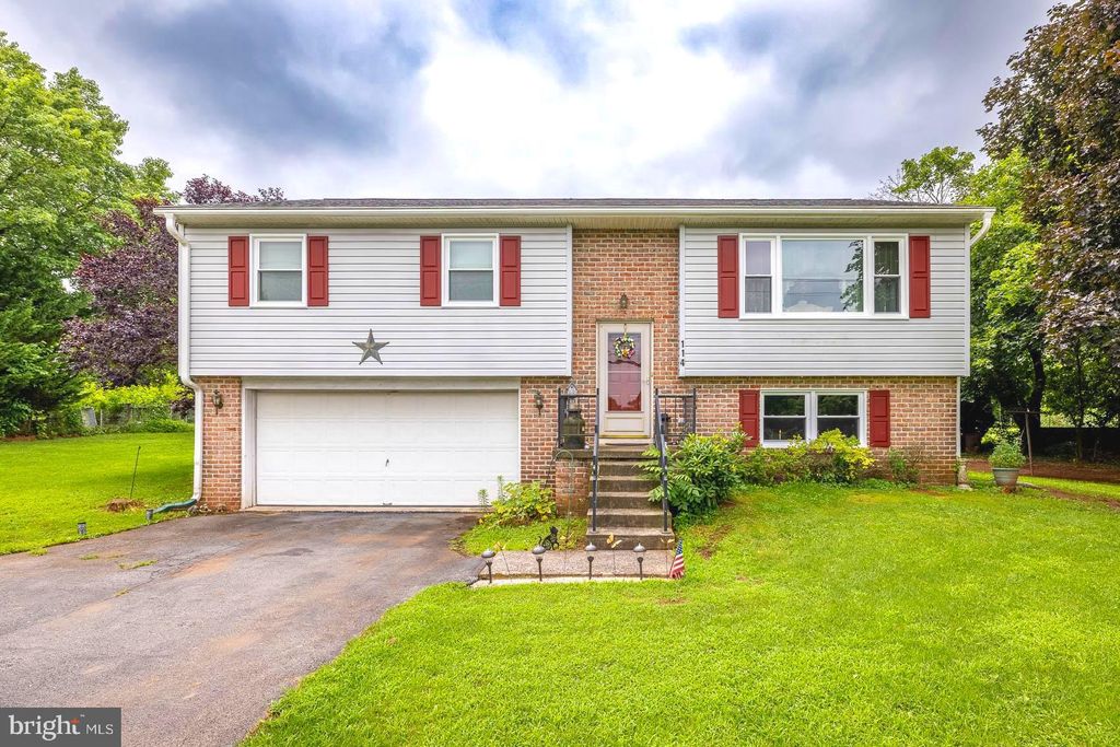 Photo of 114 E Maple Grove Road, BOWMANSVILLE, PA 17507 (MLS # PALA2075302)