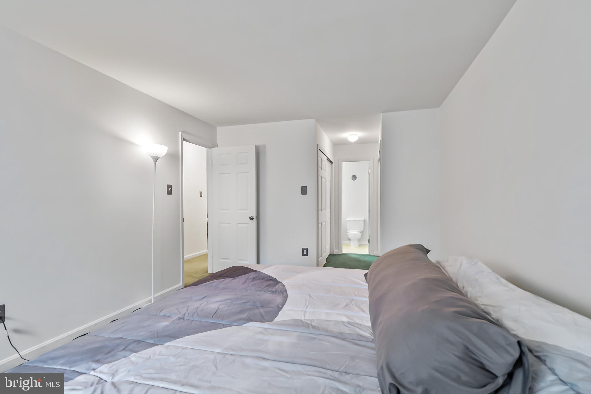 RIVERCHASE - Residential