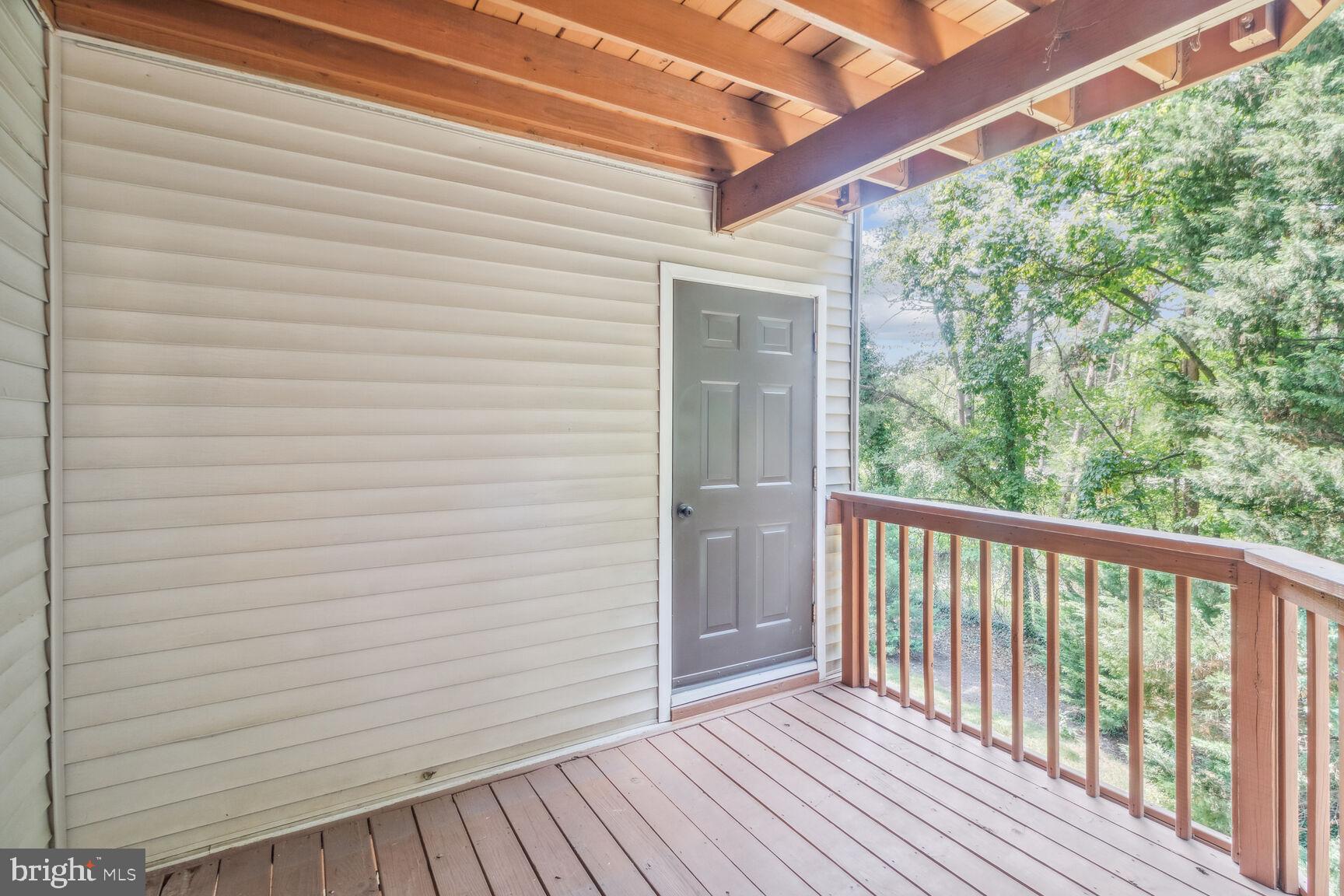 RIVERCHASE - Residential