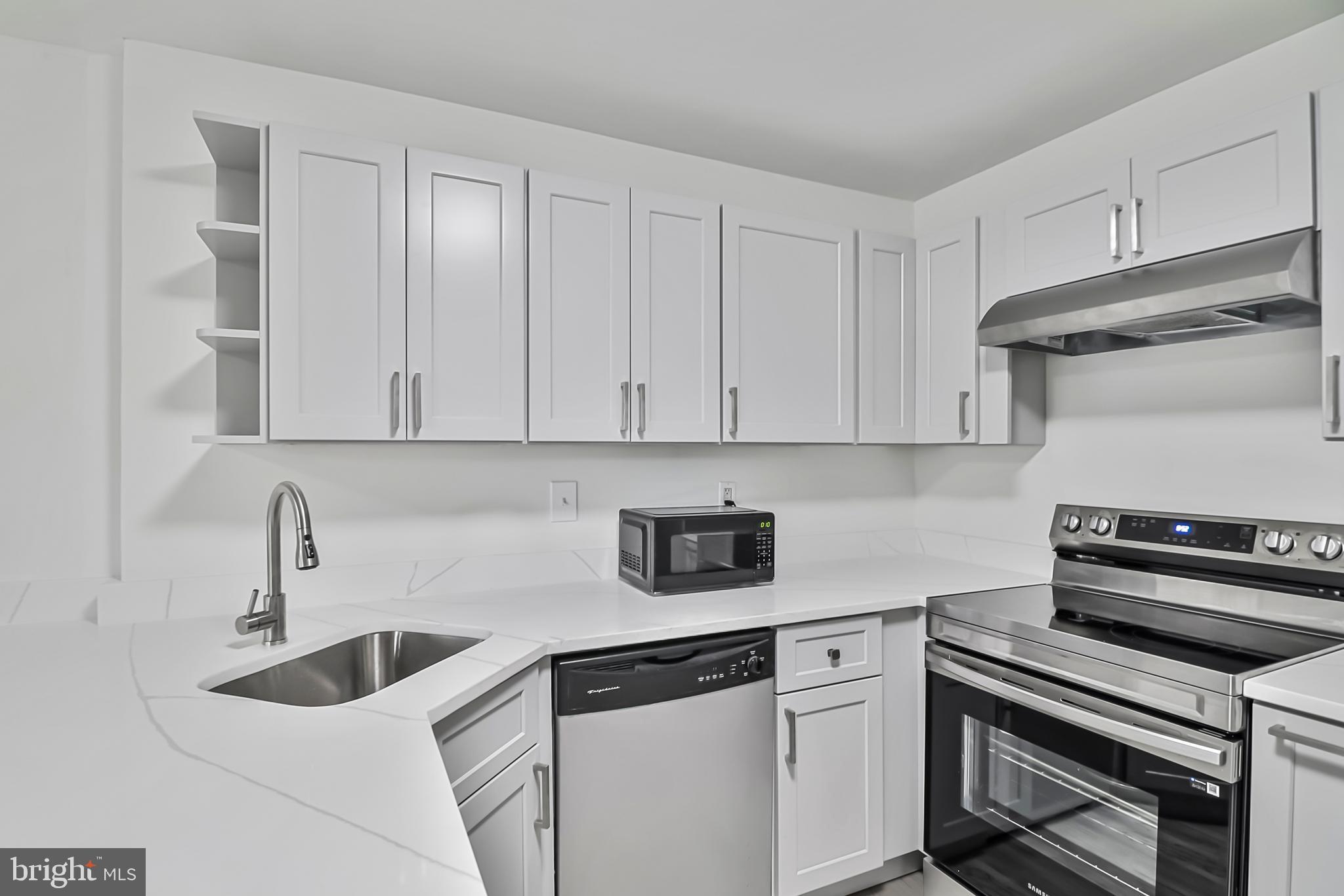 RIVERCHASE - Residential