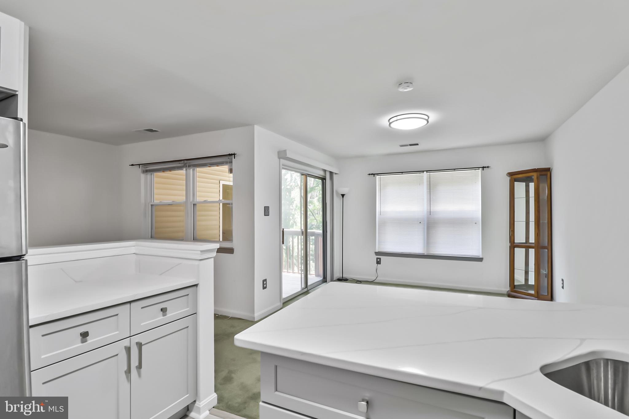 RIVERCHASE - Residential