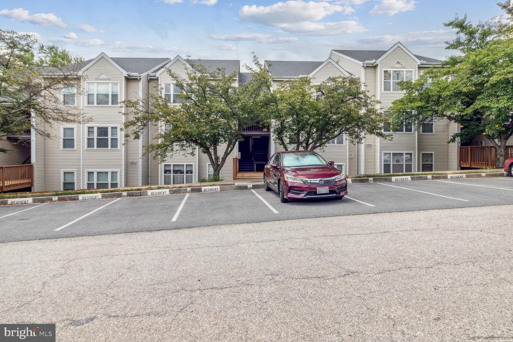 Fantastic near entry level 2nd floor unit that backs to trees! You don't see these as often in this sought after community of Riverchase in this great location. Nice Unit with Brand New Kitchen with Beautiful Quartz Counter Tops too - Freshly painted throughout, with an open floor plan. Generous size owners suite with dual access bath and Double Closets 2nd Bedroom is a good size too. Newer HVAC and Systems. Great rear deck that backs to the tree's with second floor security and privacy. Open kitchen floor plan for easy access and functionality. Dining area and that leads to the deck with a large living room area too. Come see this one, you will be glad you did. Hurry before it's gone - Plus it's FHA Approved too!