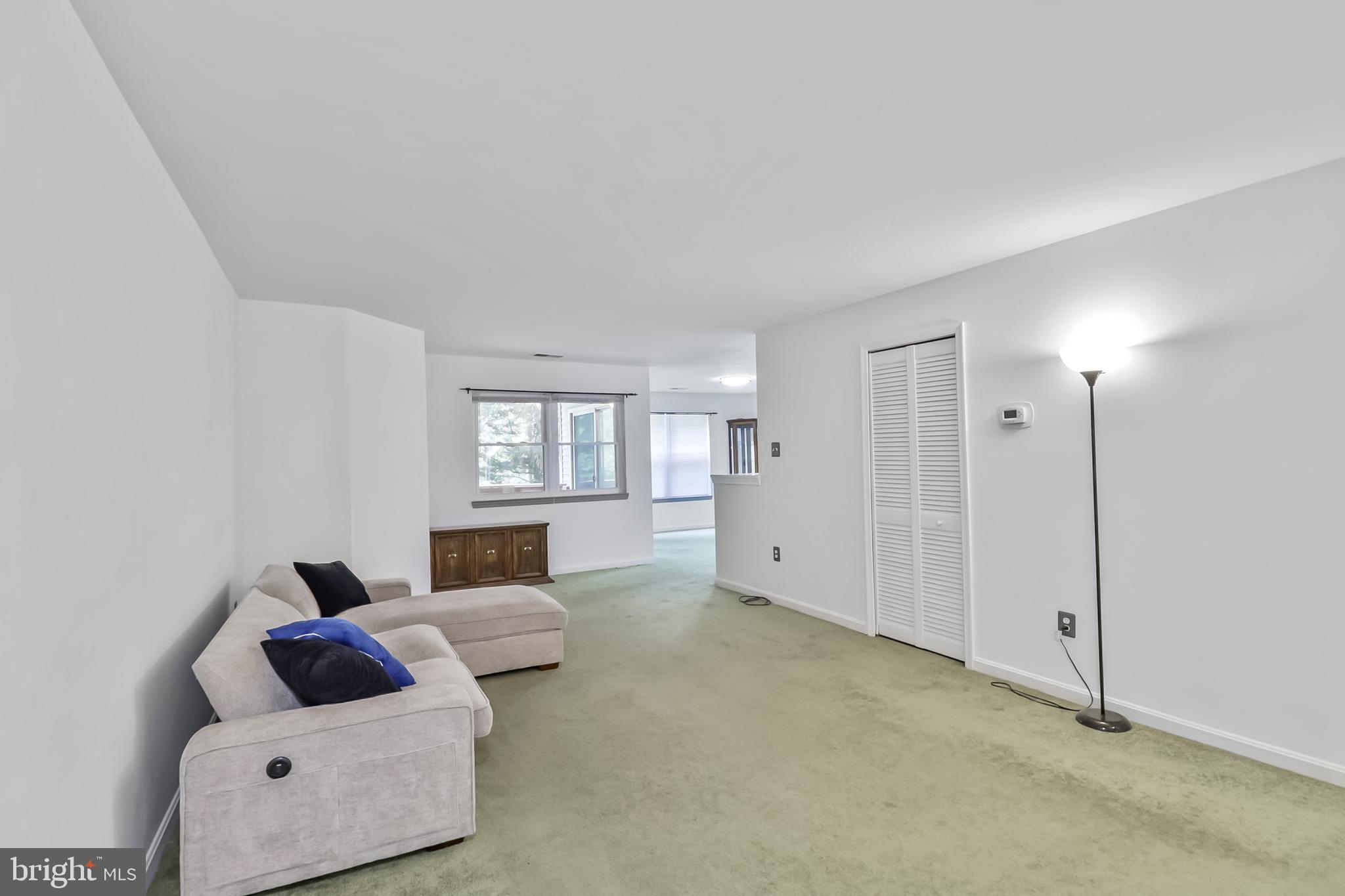 RIVERCHASE - Residential
