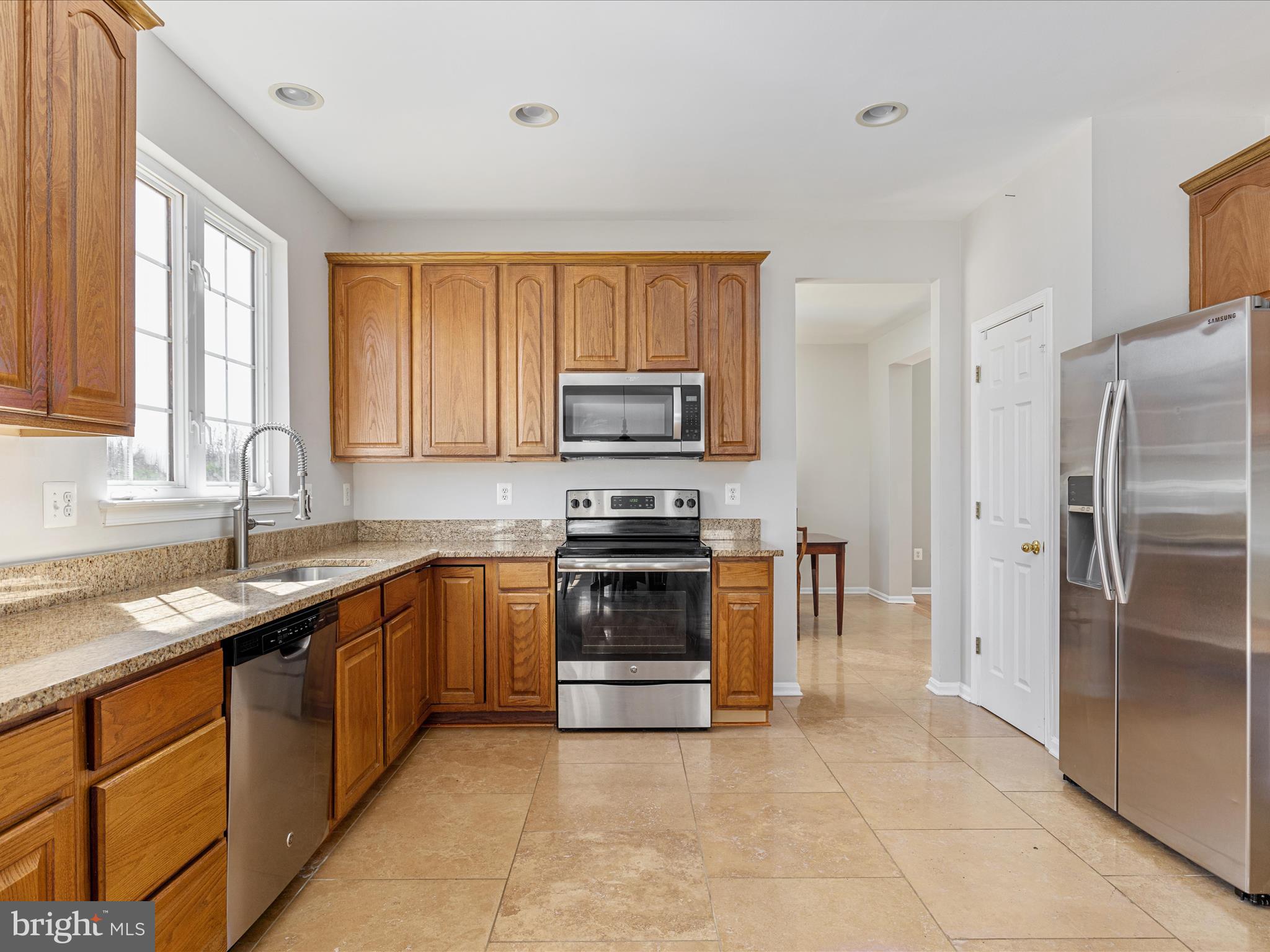 LAKE POINT ROUND HILL - Residential