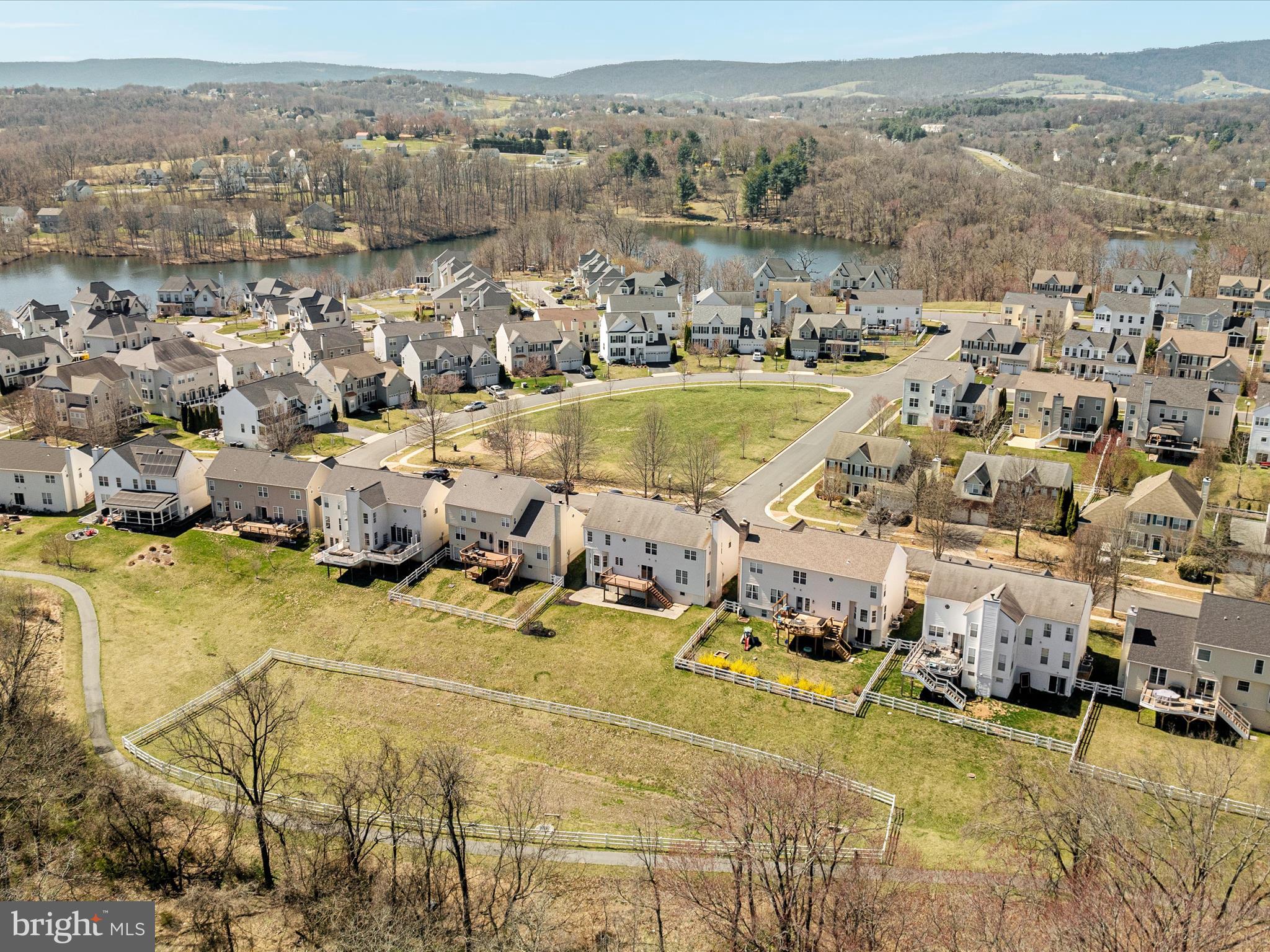 LAKE POINT ROUND HILL - Residential