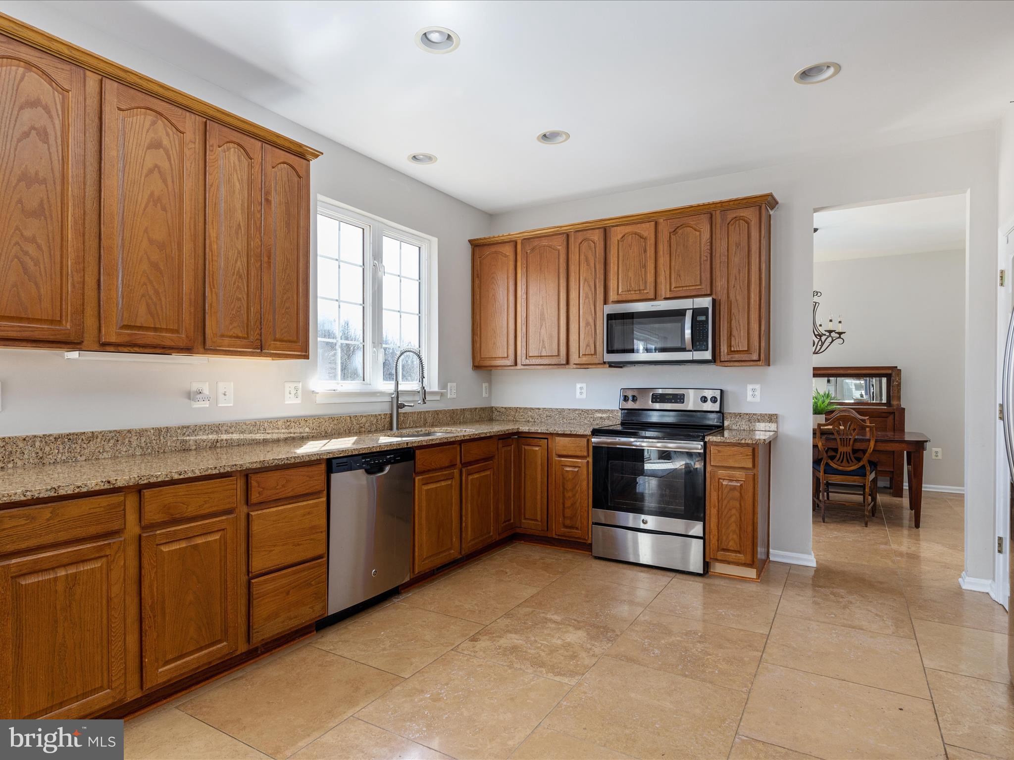 LAKE POINT ROUND HILL - Residential