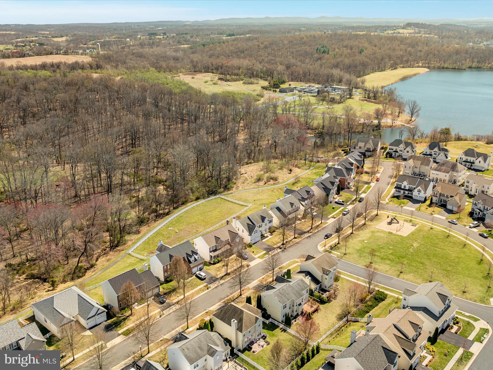 LAKE POINT ROUND HILL - Residential