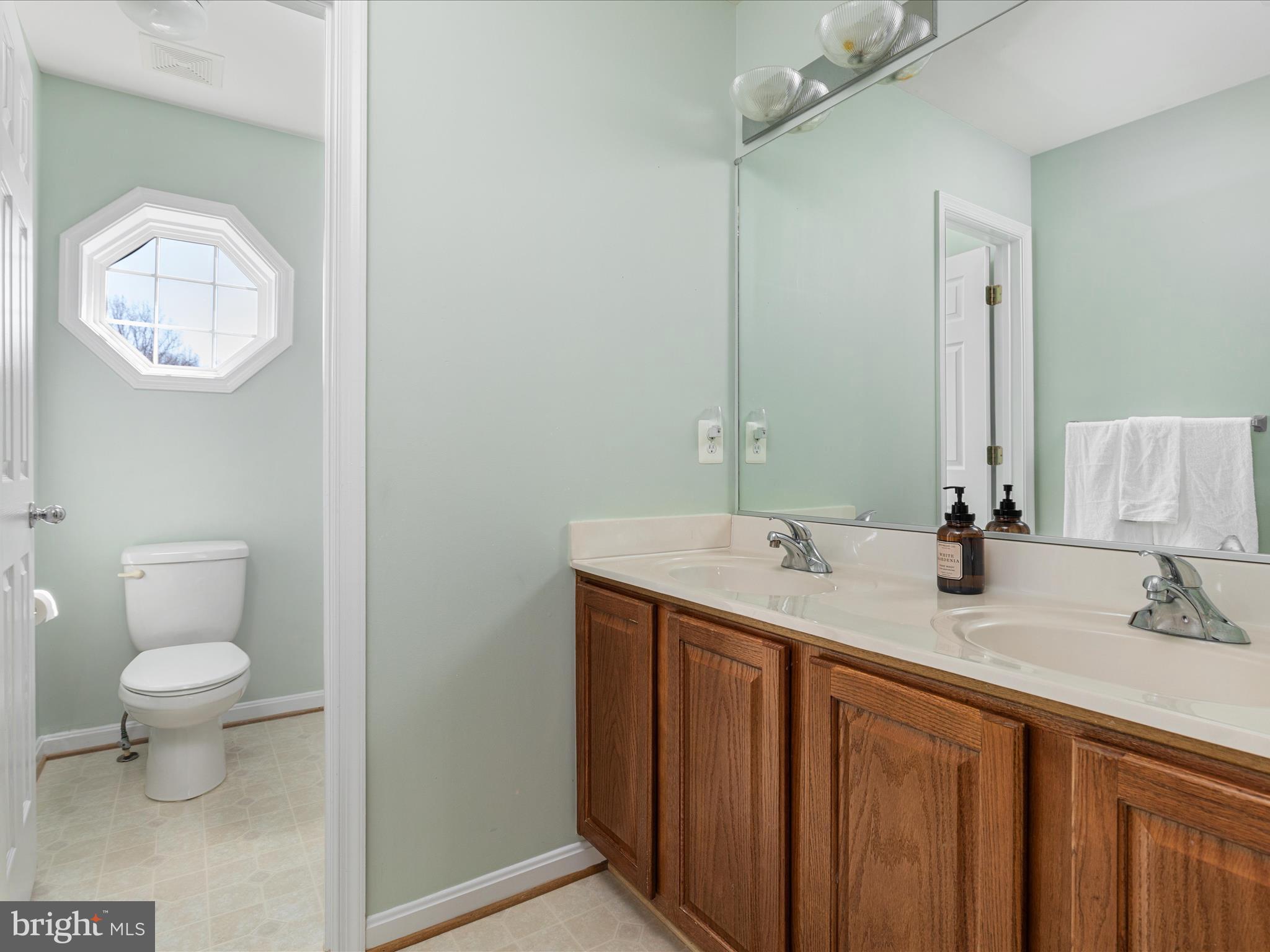 LAKE POINT ROUND HILL - Residential