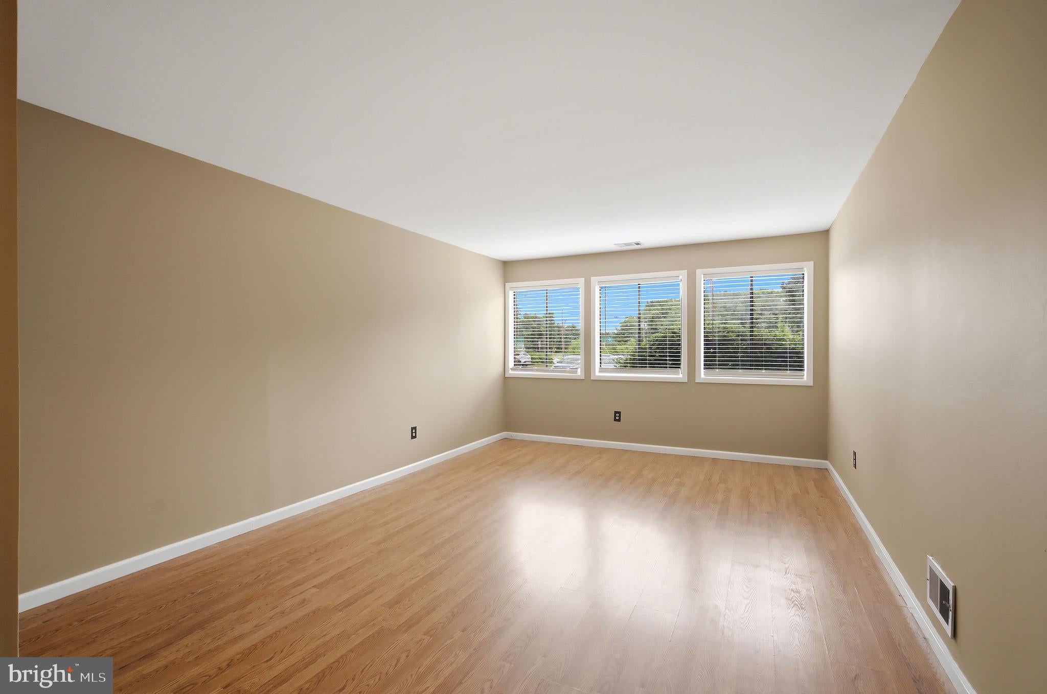 E21 AVON DRIVE