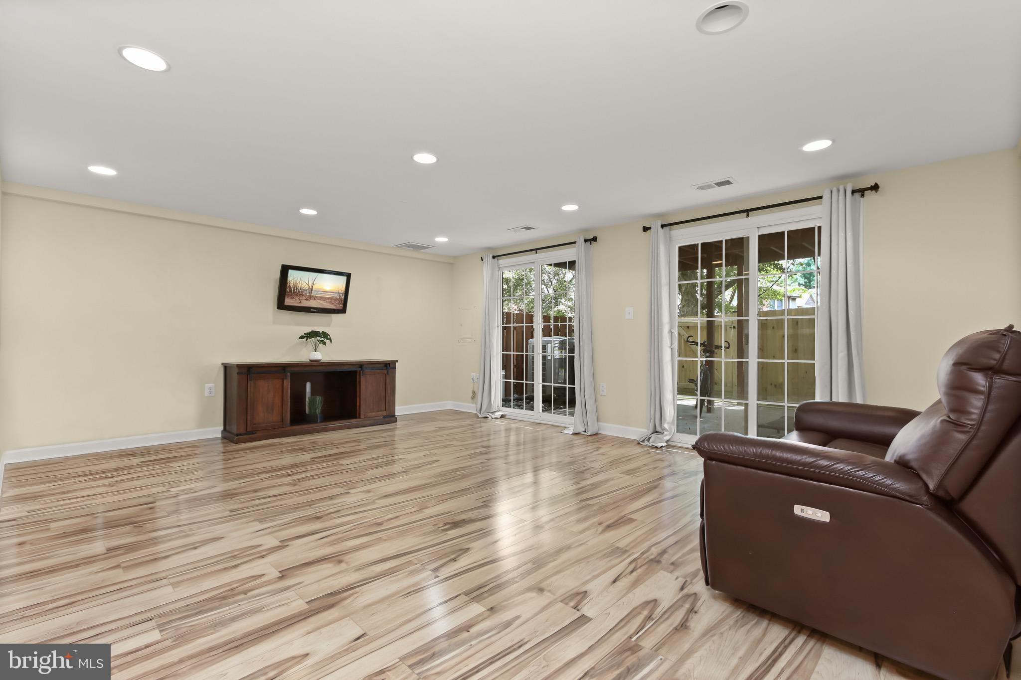 SWAN POINT - Residential