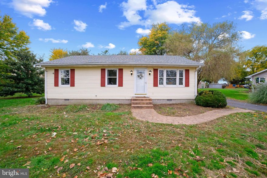 Nestled in the serene countryside of Worton, Maryland, this charming 3 bed, 1 bath home offers the perfect balance of seclusion and convenience. Sitting on nearly half an acre, the property provides ample outdoor space, ideal for entertaining guests or simply relaxing in peace.
Inside, you’ll find three cozy bedrooms and a full bathroom, while a large garage adds significant storage (or workshop) potential.
Just a short drive away are the scenic shores of Rock Hall, public docks, and  Lands’ End Vineyard & Winery, making this location a true gem for waterfront lovers and wine enthusiasts alike.
Whether you're looking to host summer gatherings, enjoy weekend winery visits, or simply savor a peaceful lifestyle close to nature, this home delivers. Come see why this home is a rare find!