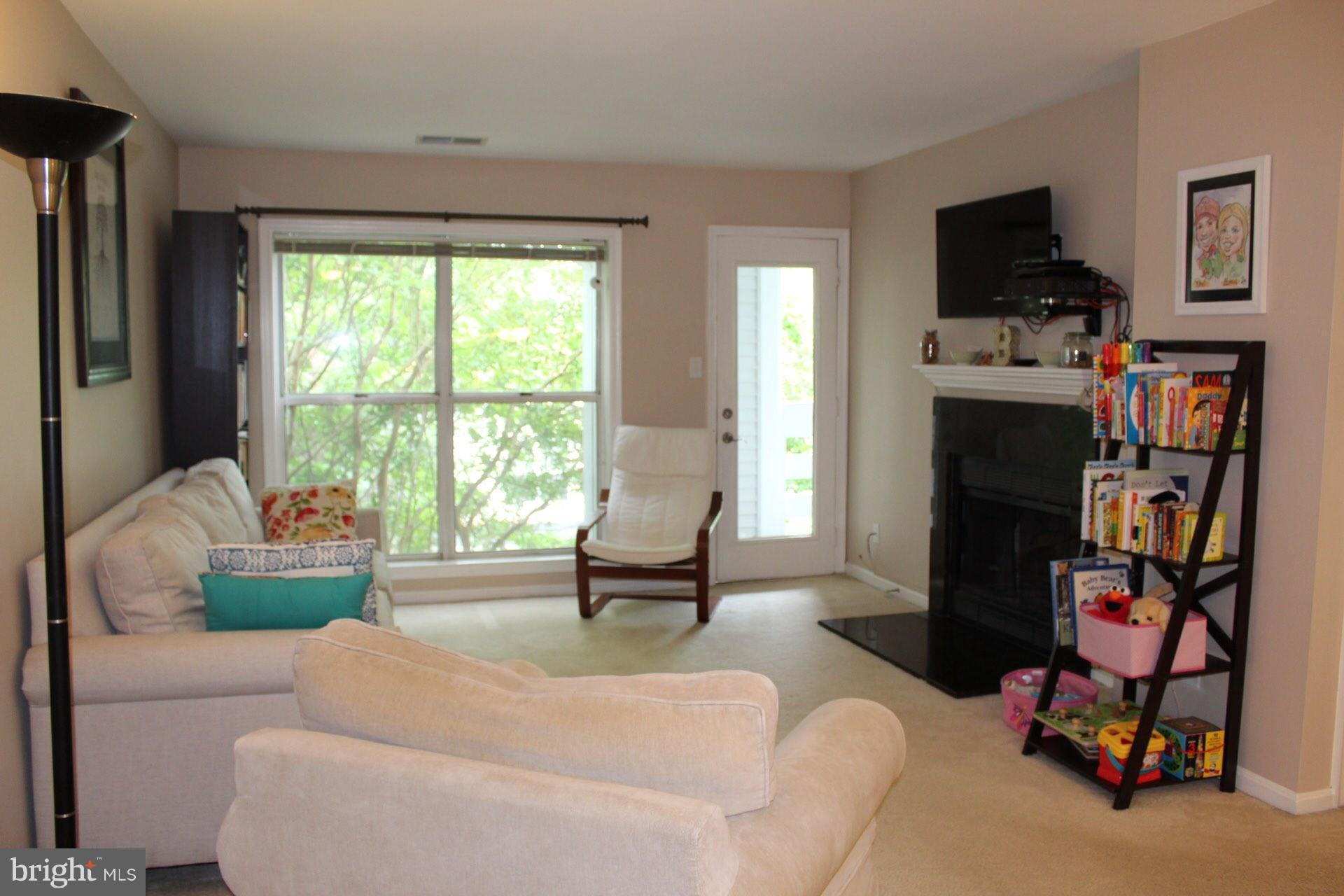 FOUR WINDS AT OAKTON - Residential Lease