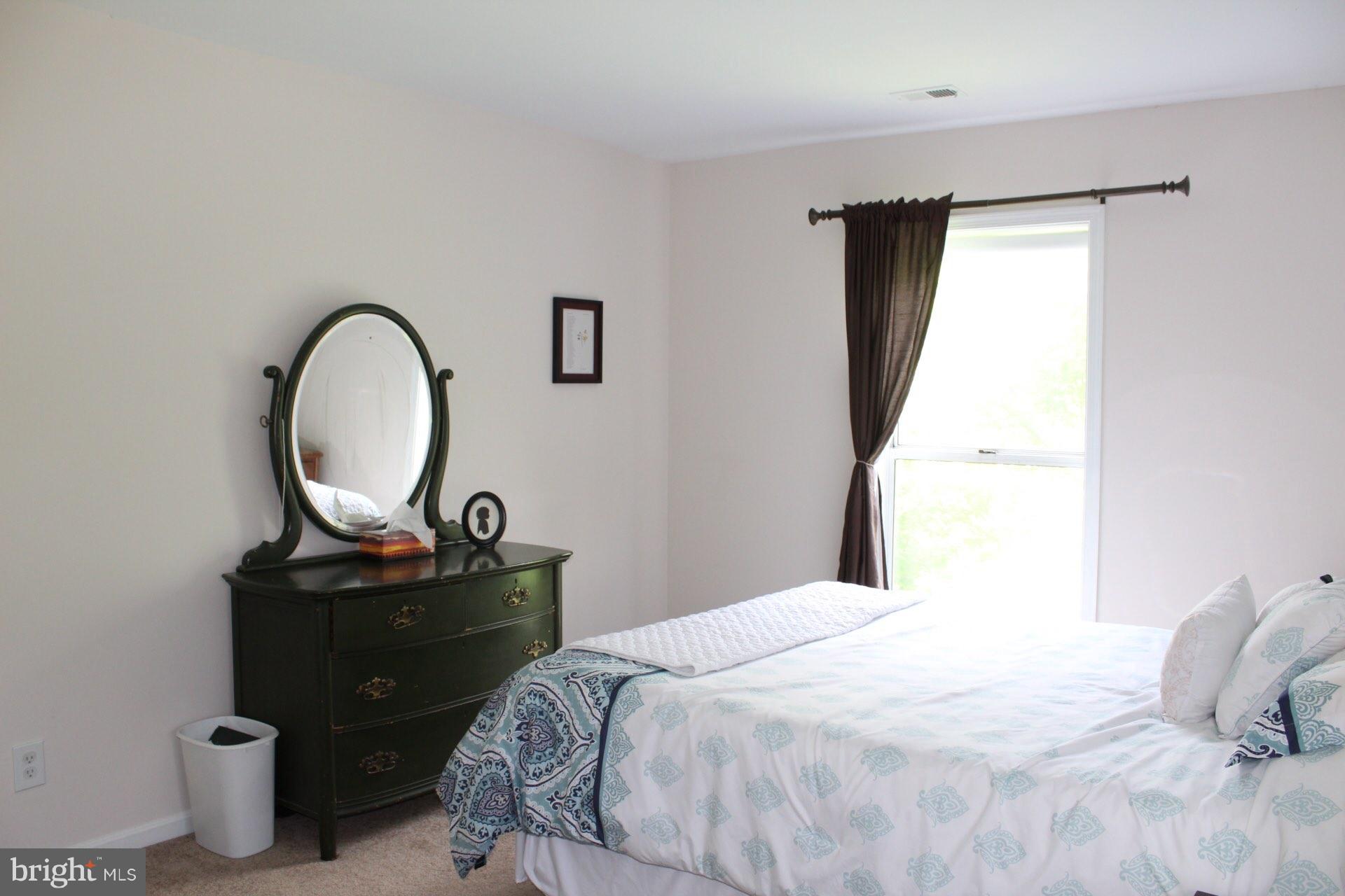 FOUR WINDS AT OAKTON - Residential Lease