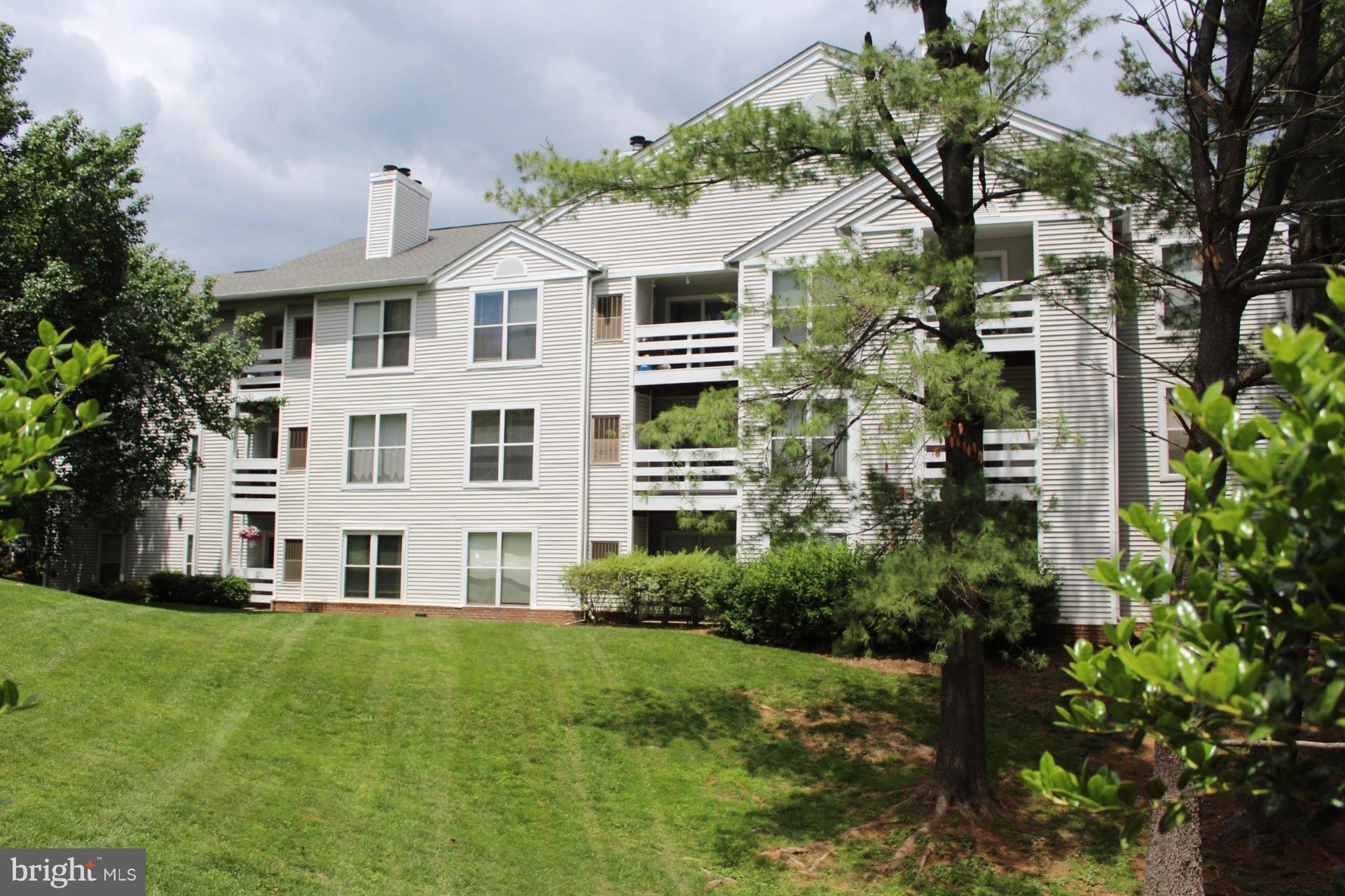 FOUR WINDS AT OAKTON - Residential Lease