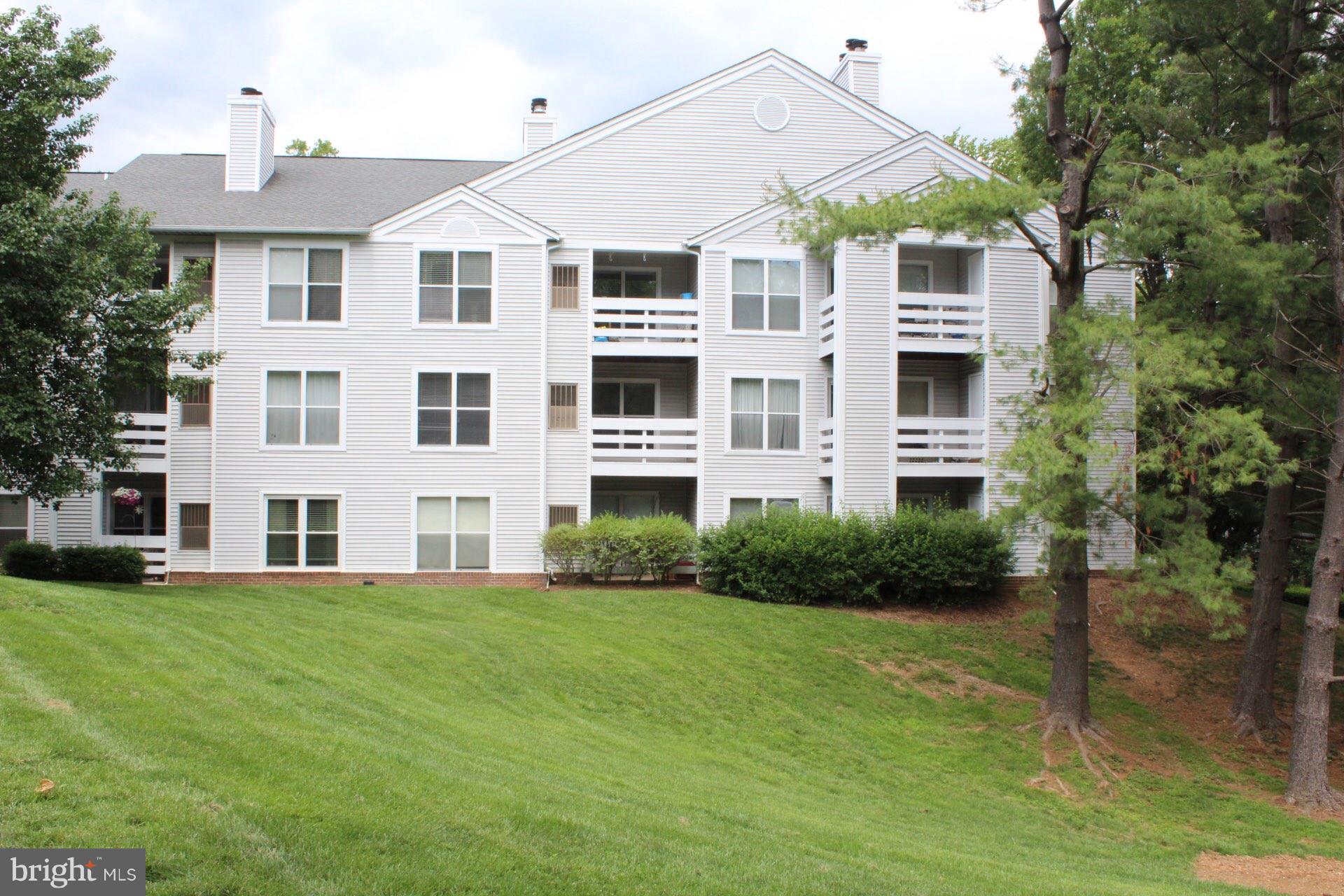 FOUR WINDS AT OAKTON - Residential Lease