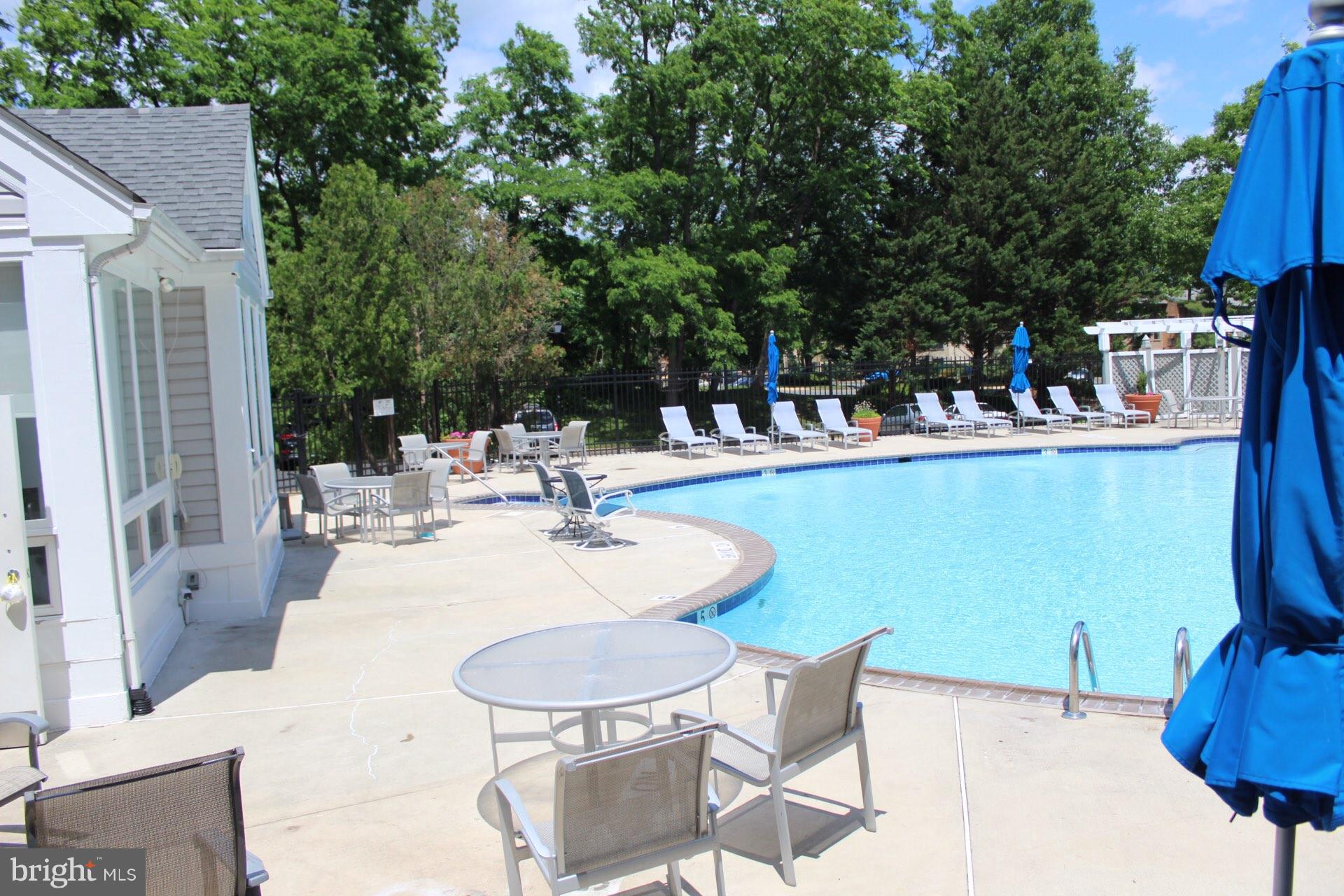 FOUR WINDS AT OAKTON - Residential Lease