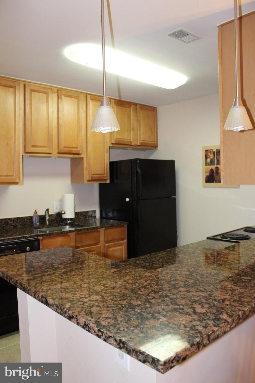 FOUR WINDS AT OAKTON - Residential Lease