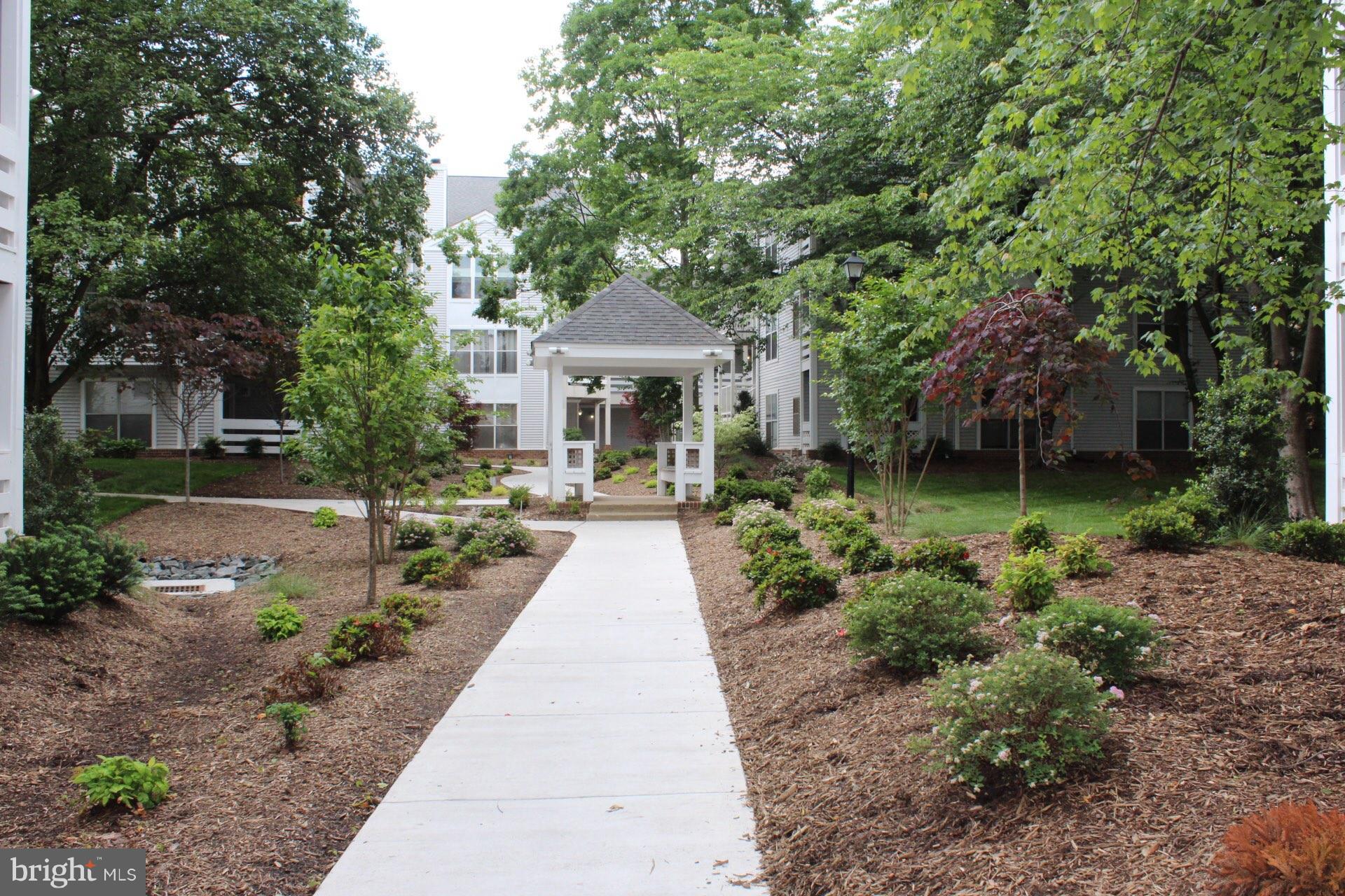 FOUR WINDS AT OAKTON - Residential Lease