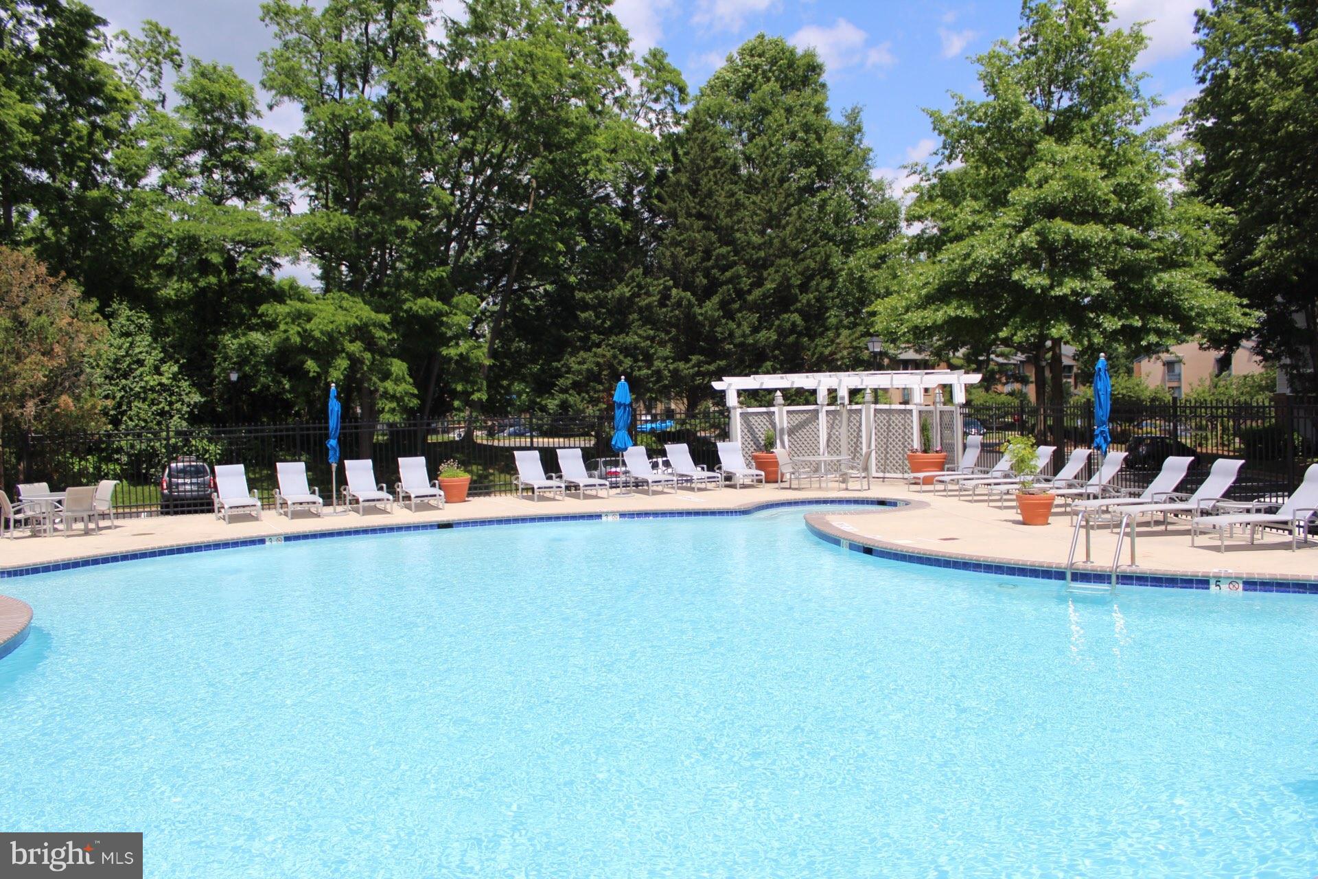 FOUR WINDS AT OAKTON - Residential Lease