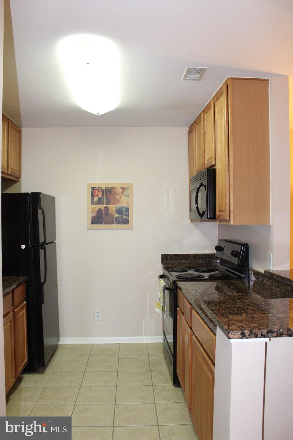 FOUR WINDS AT OAKTON - Residential Lease