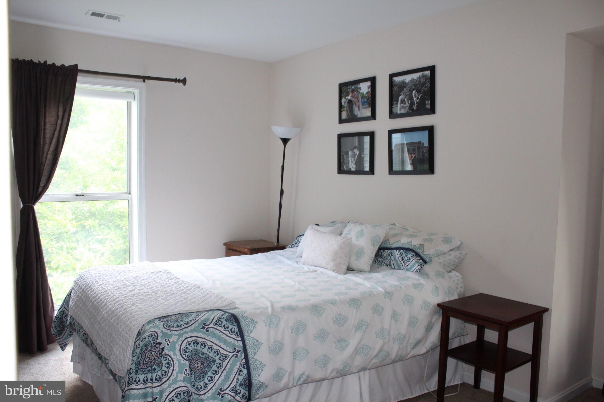 FOUR WINDS AT OAKTON - Residential Lease