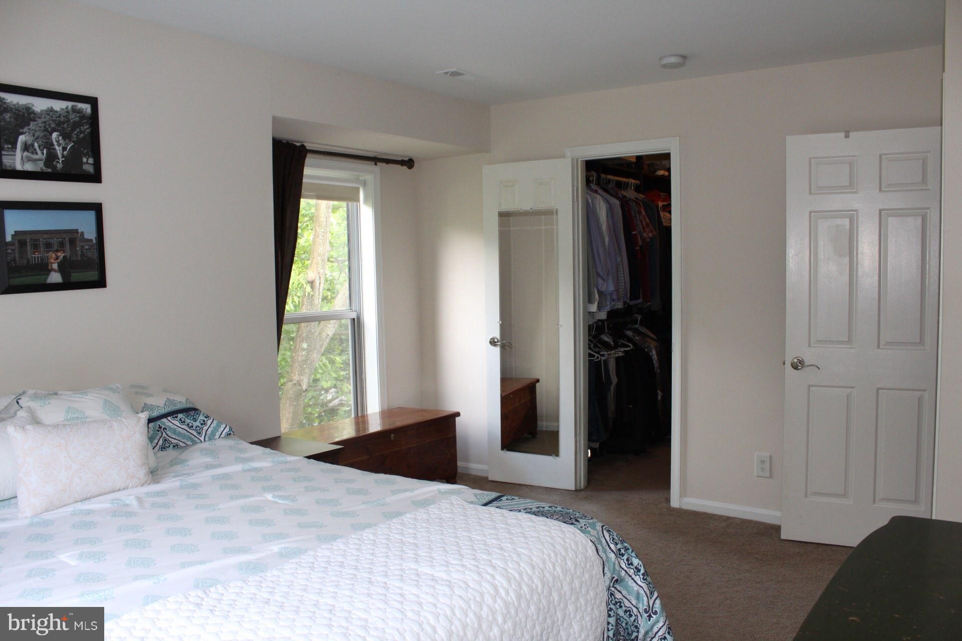 FOUR WINDS AT OAKTON - Residential Lease