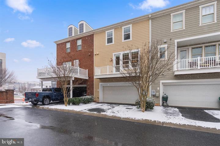 CROWN FARM - Residential Lease