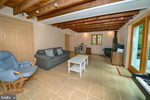 OVER LEE KNOLLS - Residential Lease