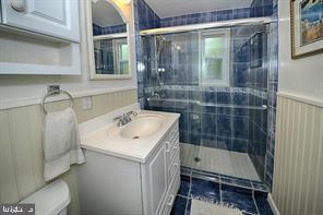 OVER LEE KNOLLS - Residential Lease