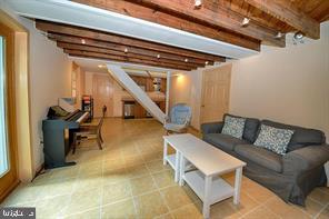 OVER LEE KNOLLS - Residential Lease