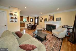 OVER LEE KNOLLS - Residential Lease