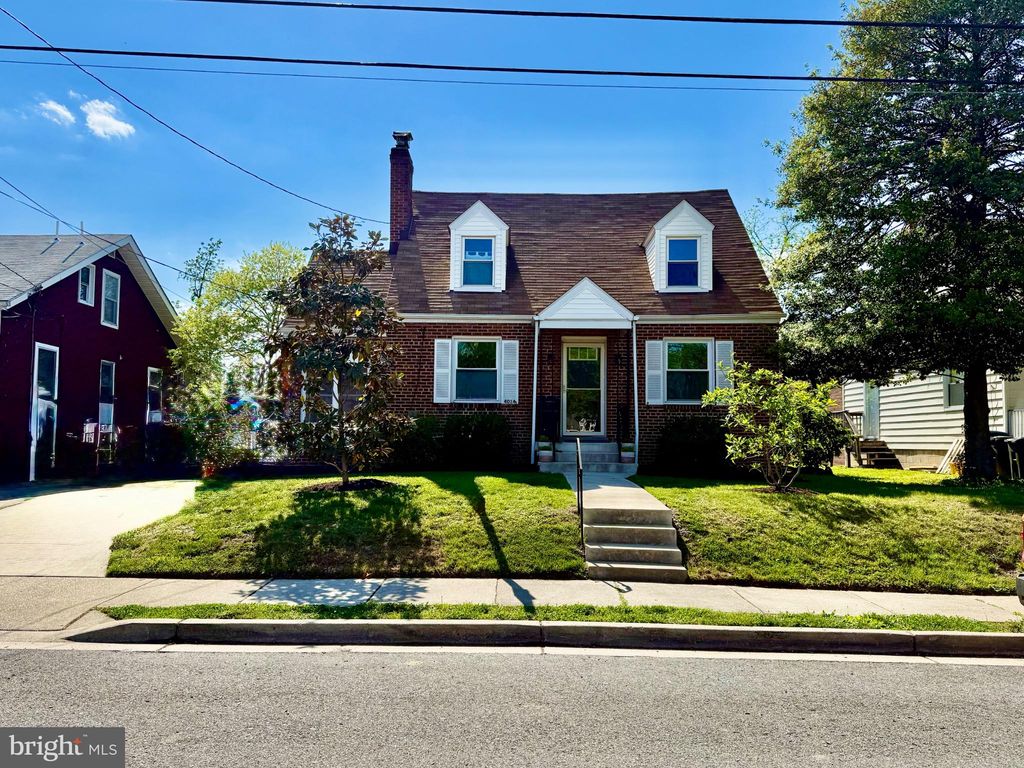 Photo of 4014 32nd Street, MOUNT RAINIER, MD 20712 (MLS # MDPG2200452)