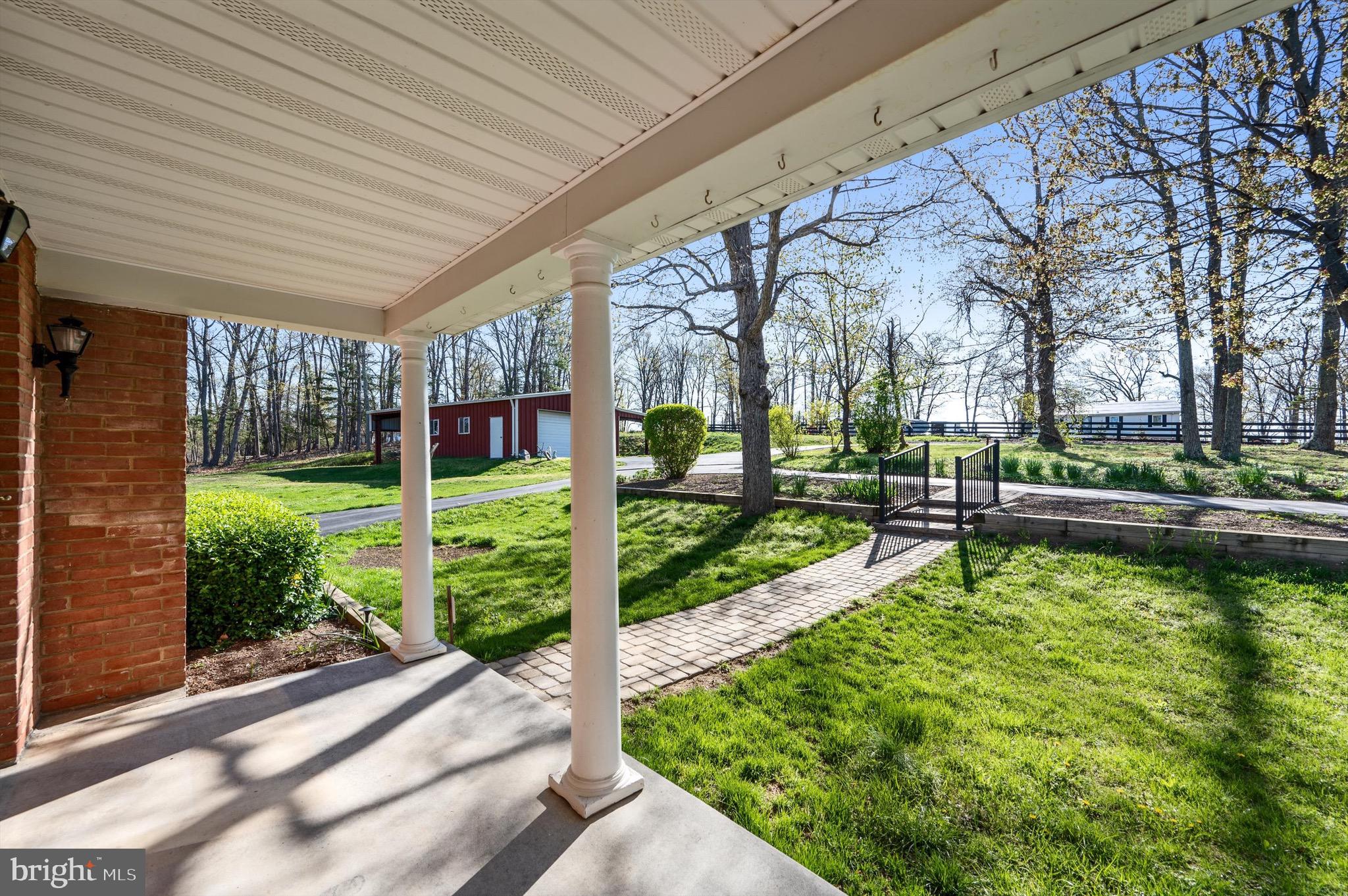 562 VALLEY VIEW DRIVE