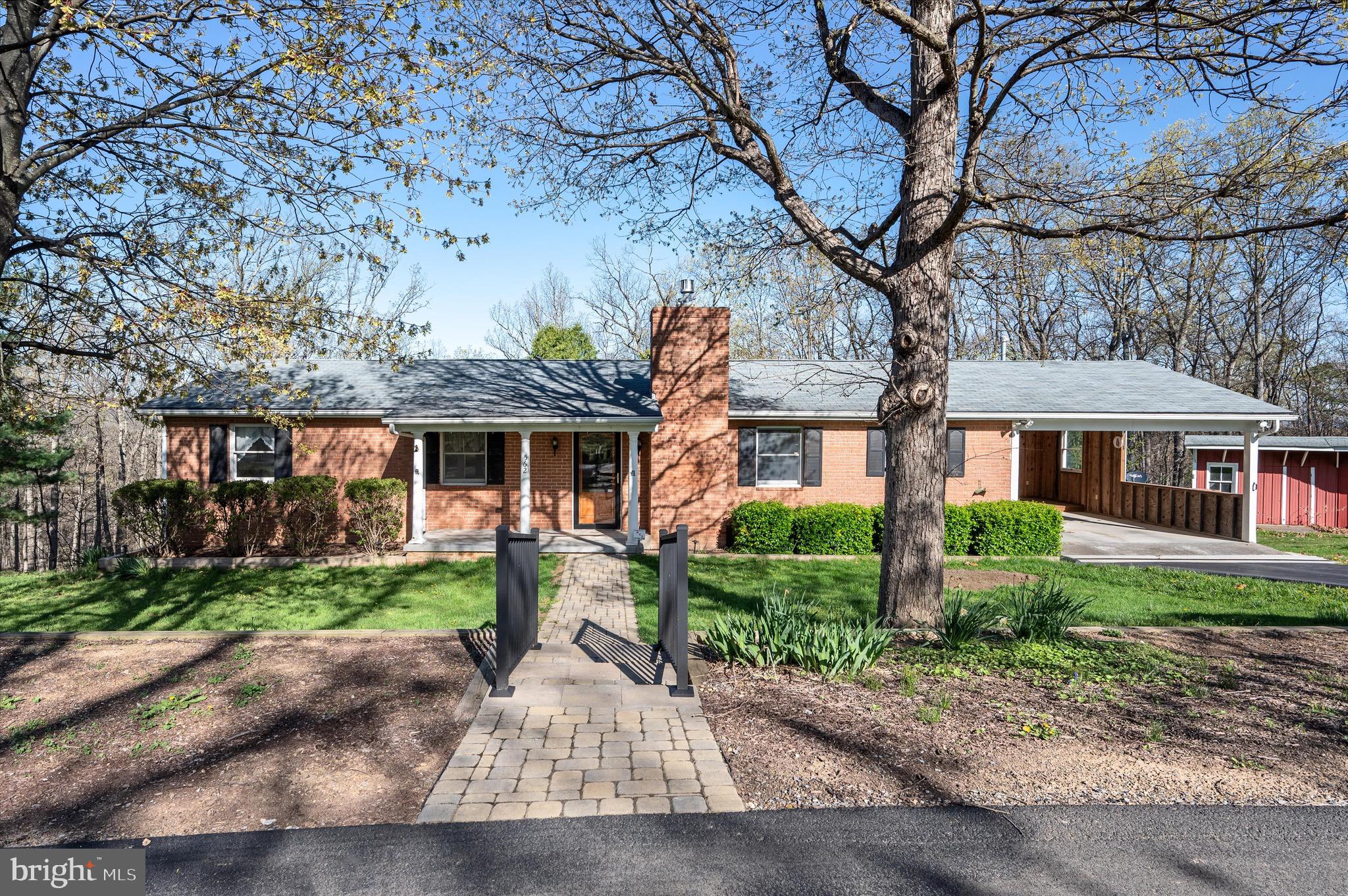 562 VALLEY VIEW DRIVE