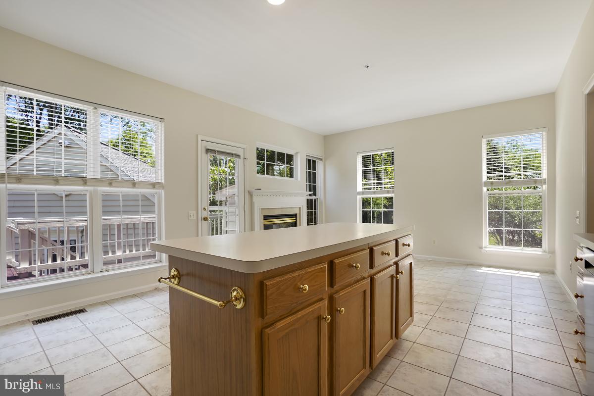 QUINCE ORCHARD PARK - Residential