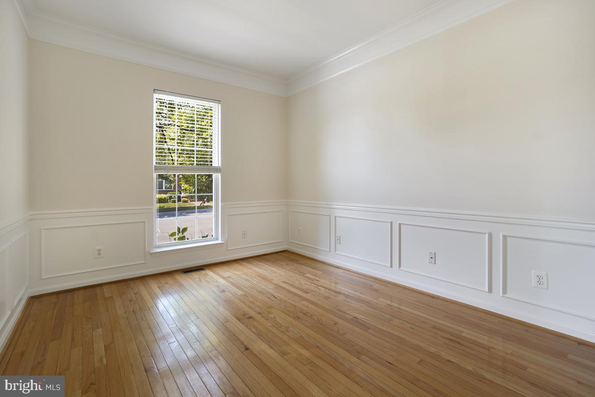 QUINCE ORCHARD PARK - Residential