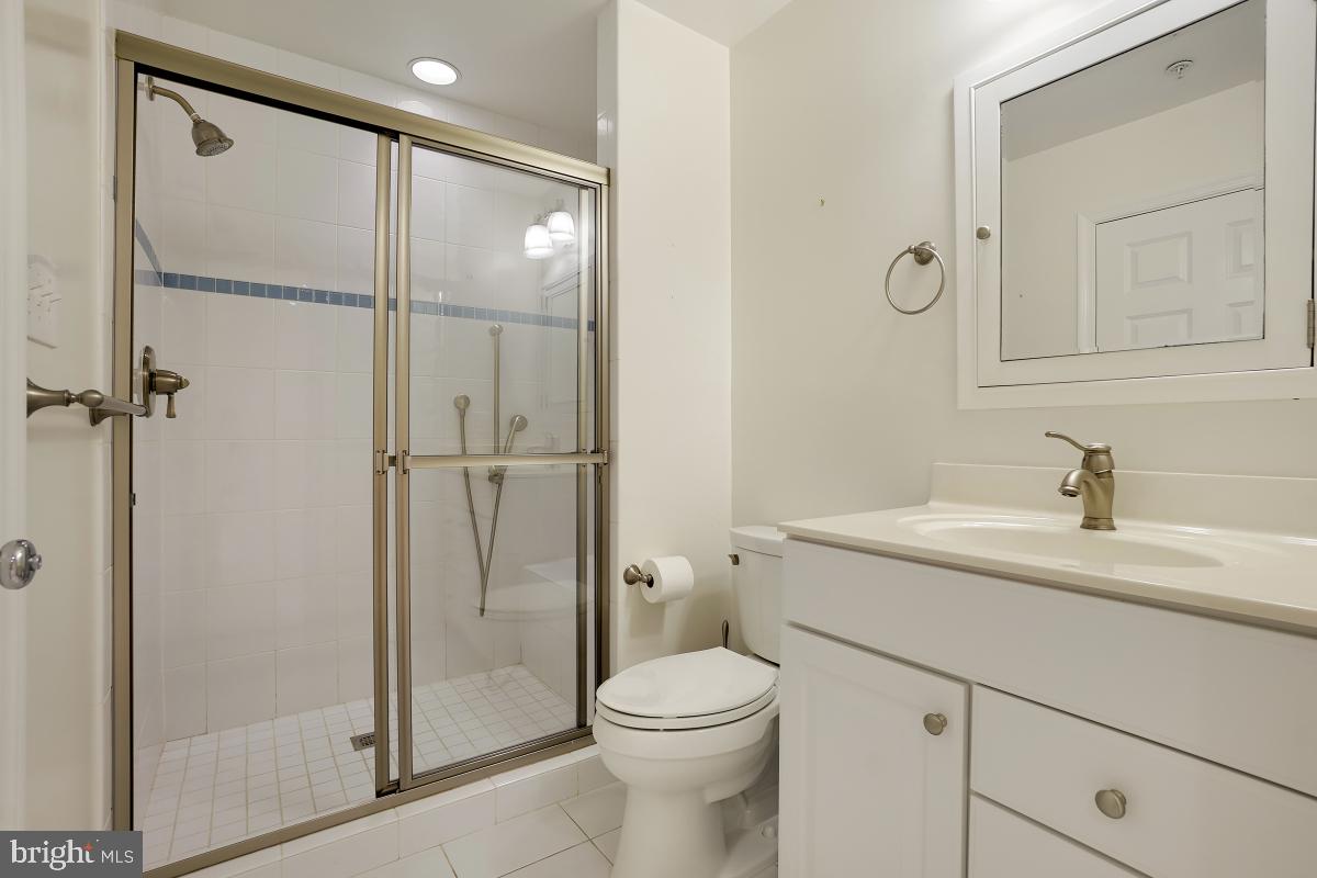 QUINCE ORCHARD PARK - Residential