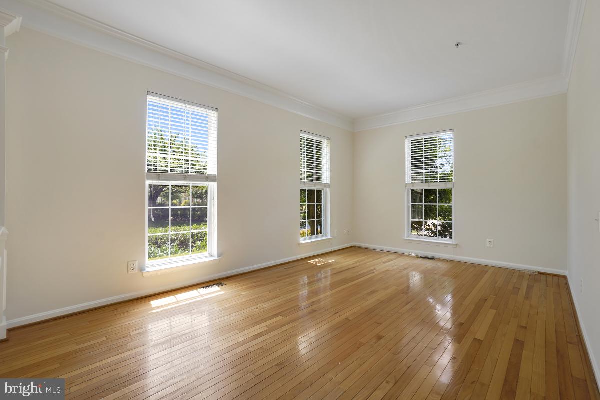 QUINCE ORCHARD PARK - Residential