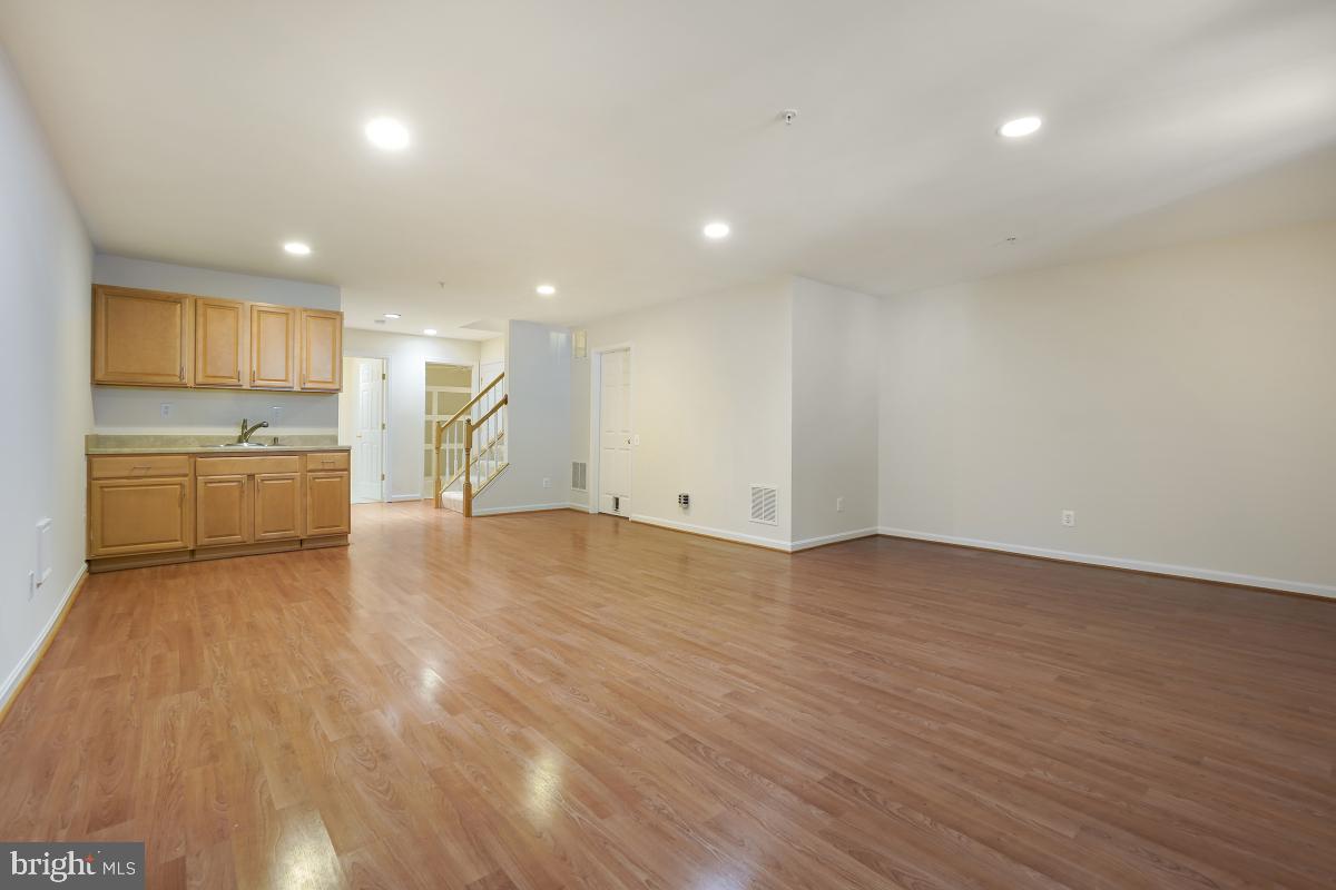 QUINCE ORCHARD PARK - Residential