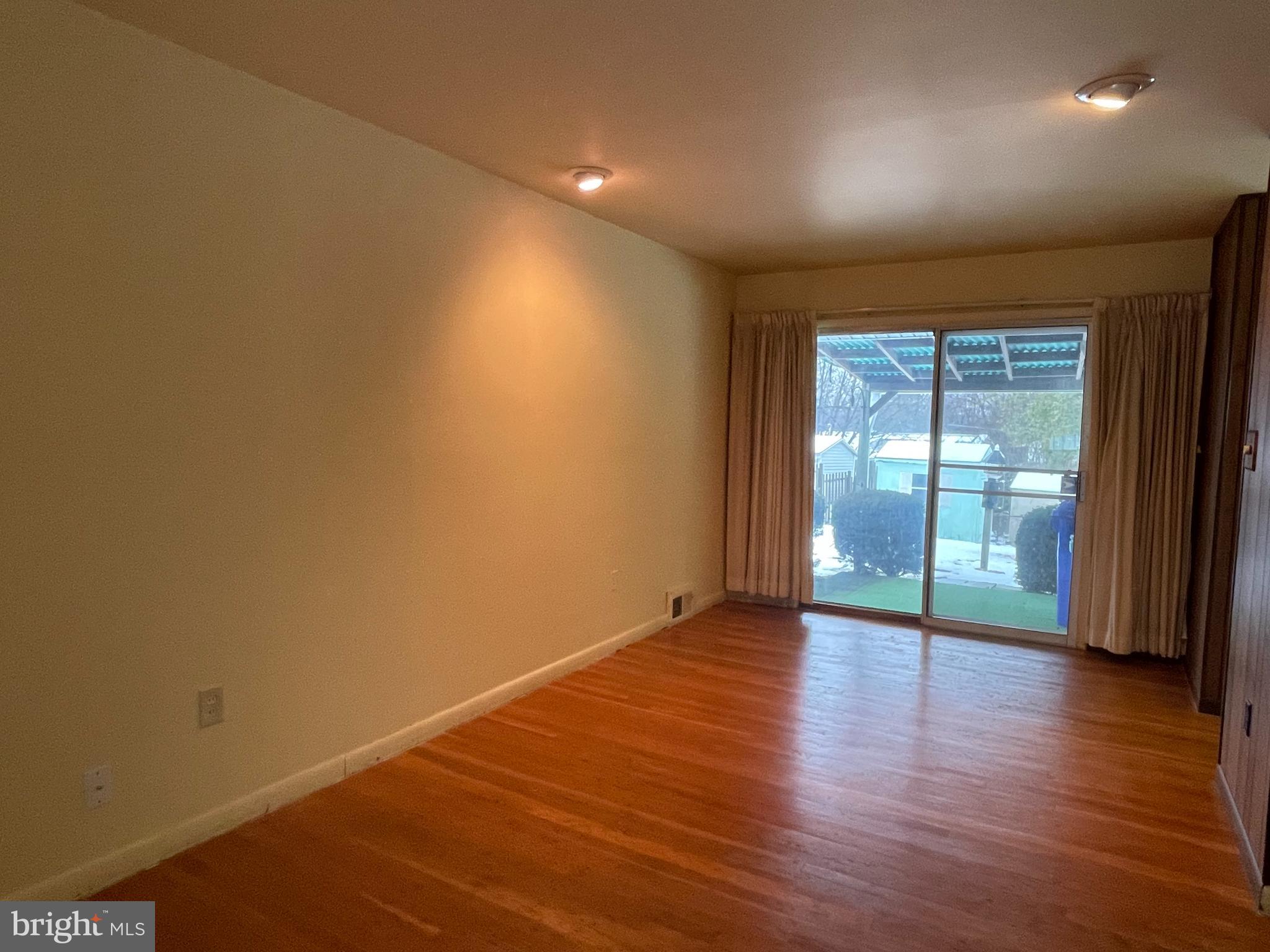 BEL PRE WOODS - Residential