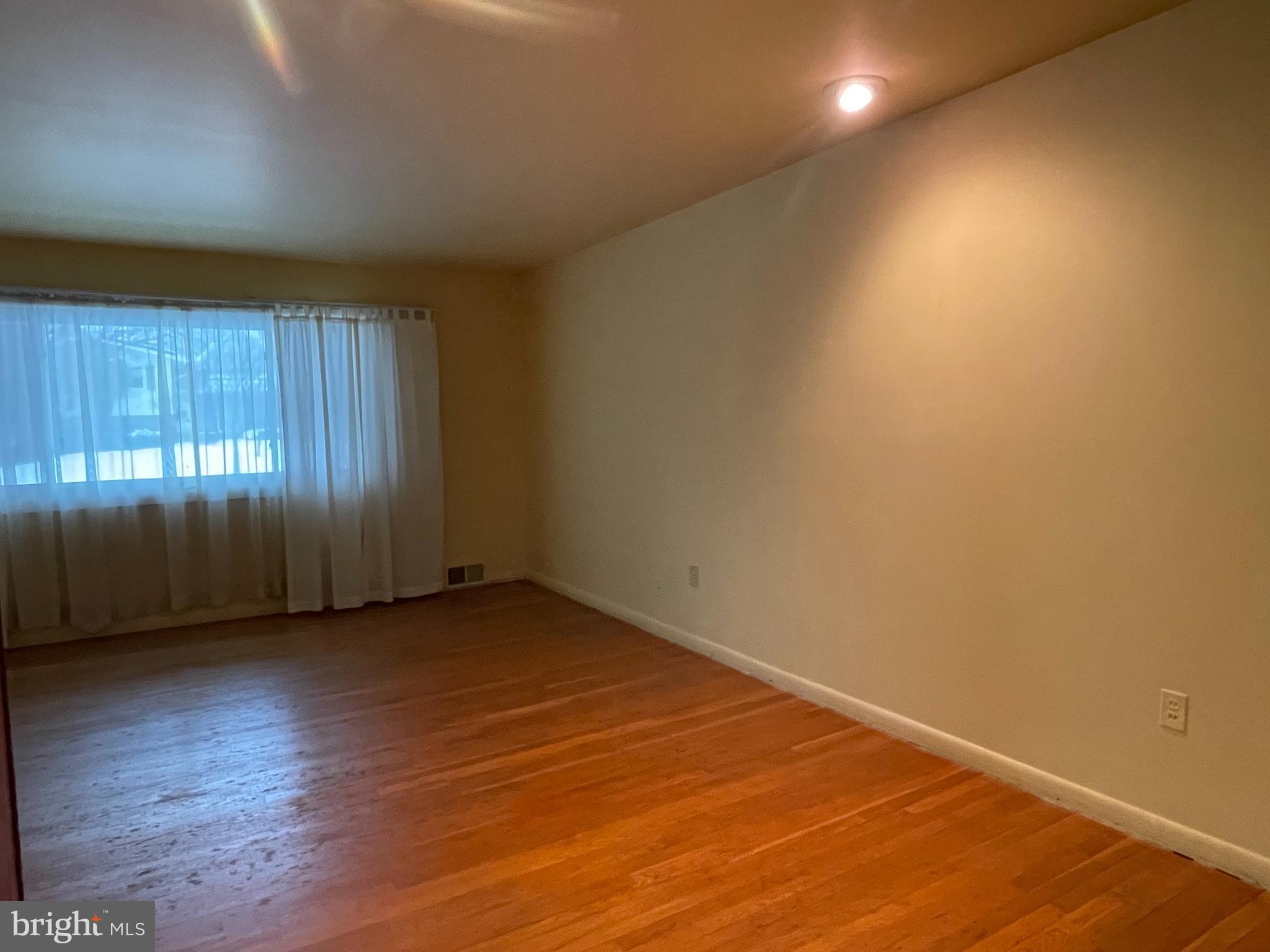 BEL PRE WOODS - Residential