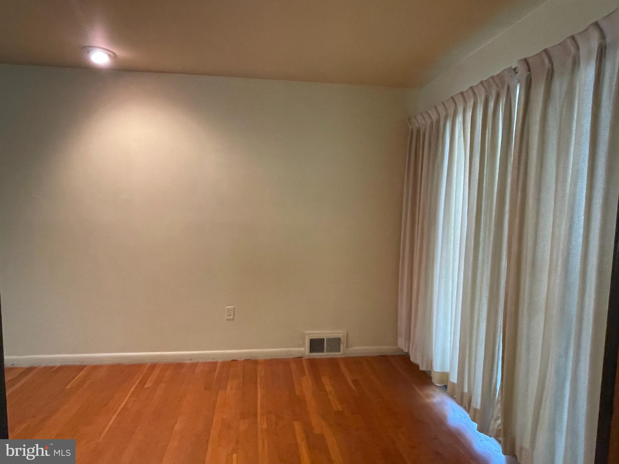 BEL PRE WOODS - Residential