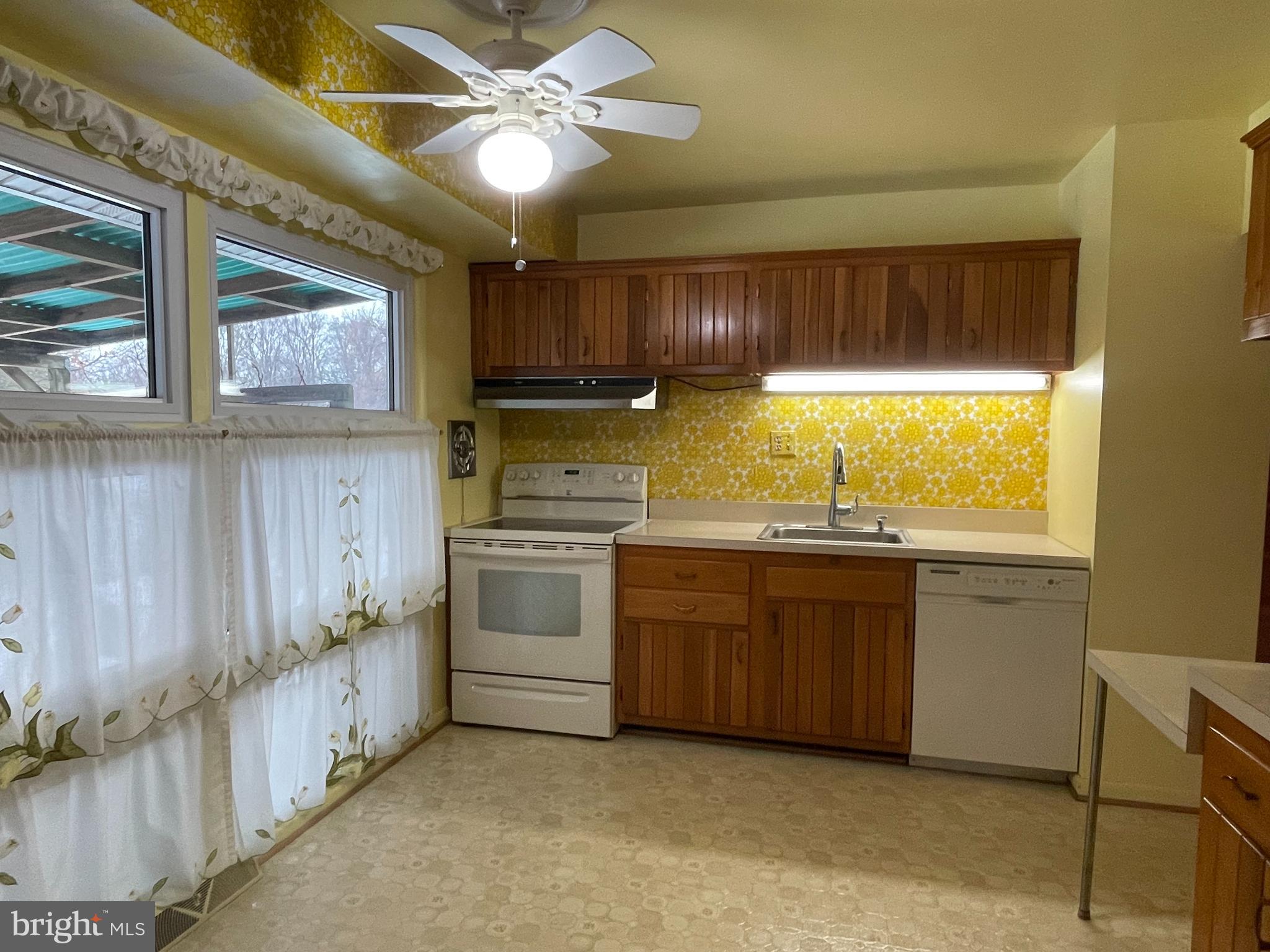 BEL PRE WOODS - Residential