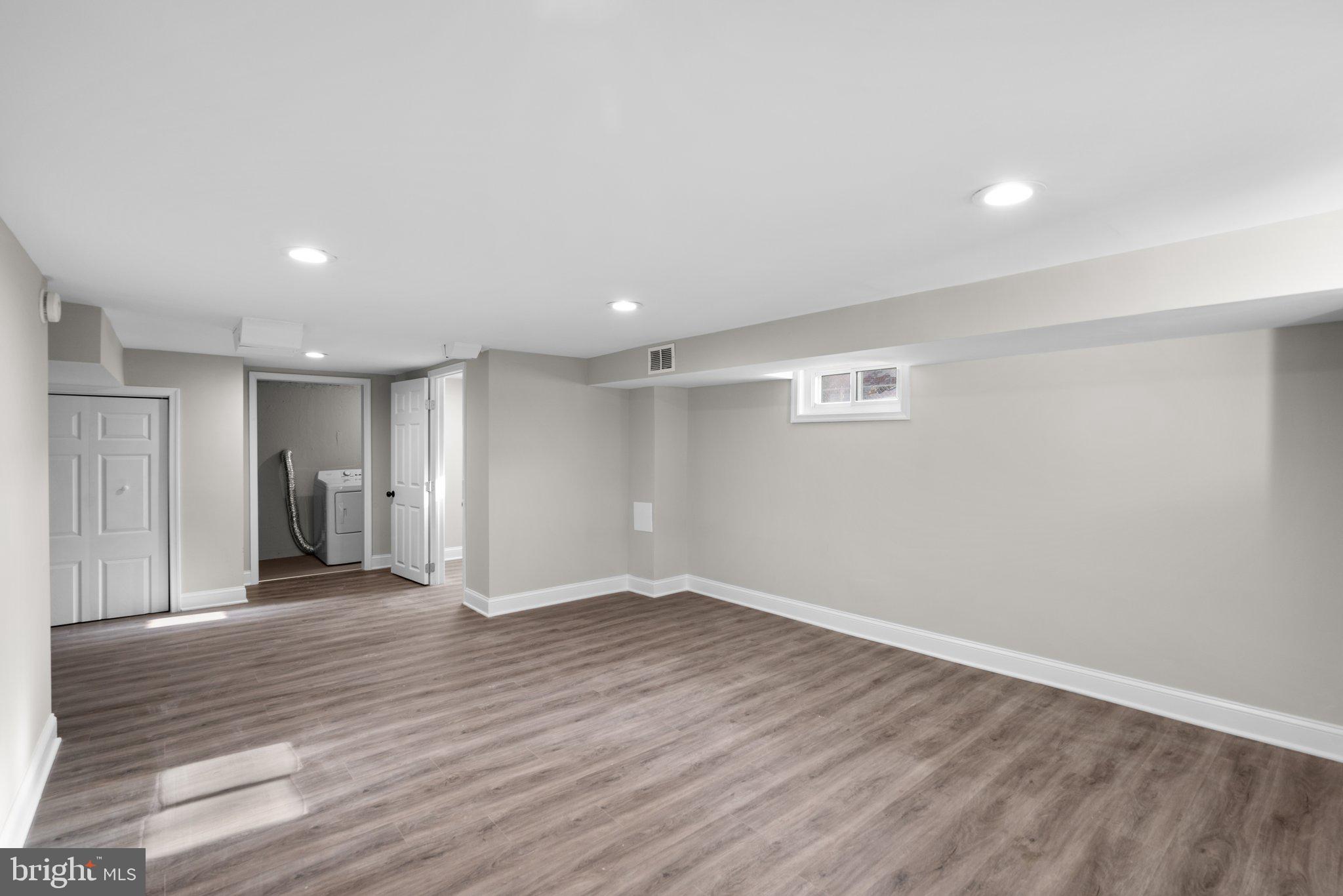 FRANKFORD - Residential Lease