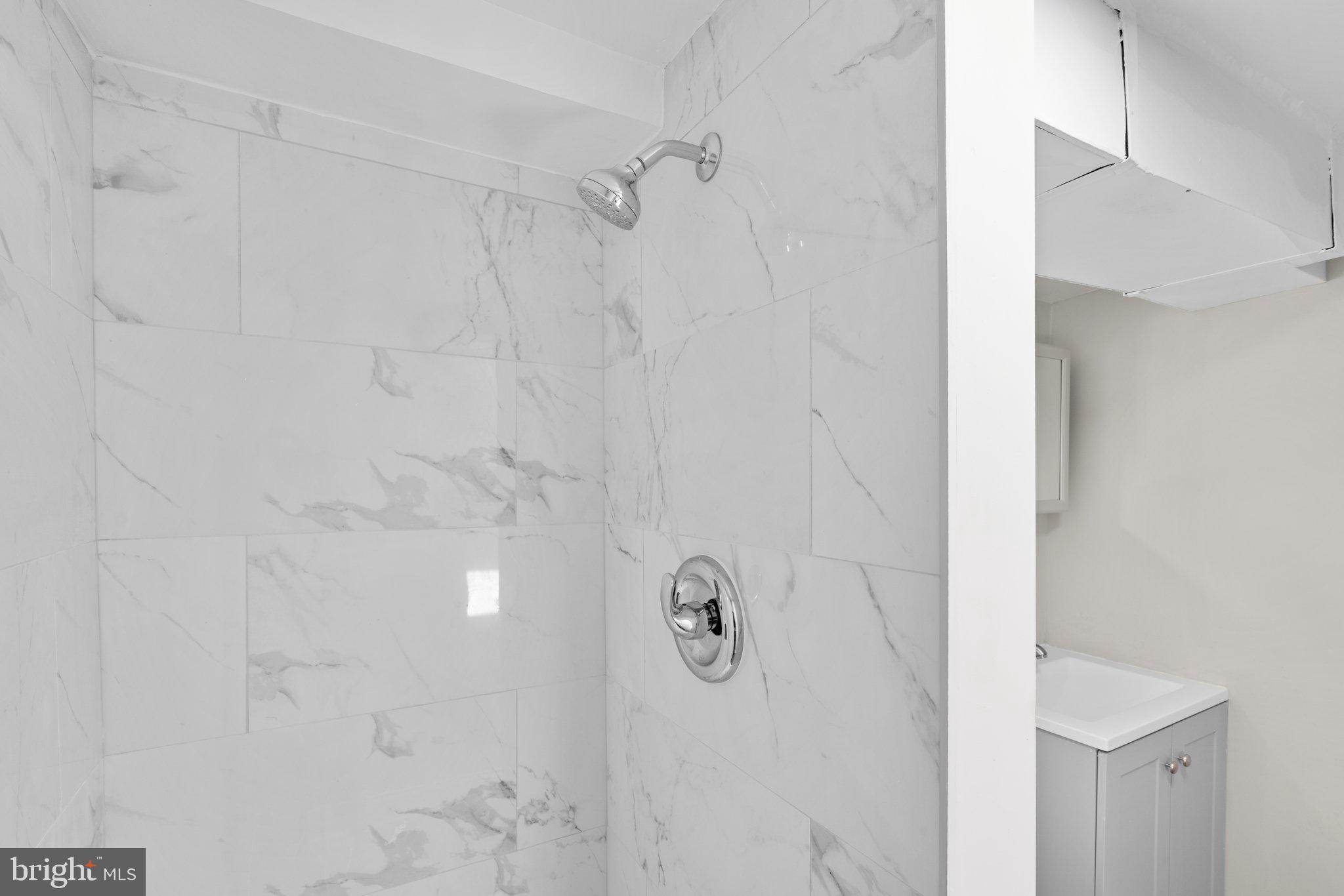 FRANKFORD - Residential Lease