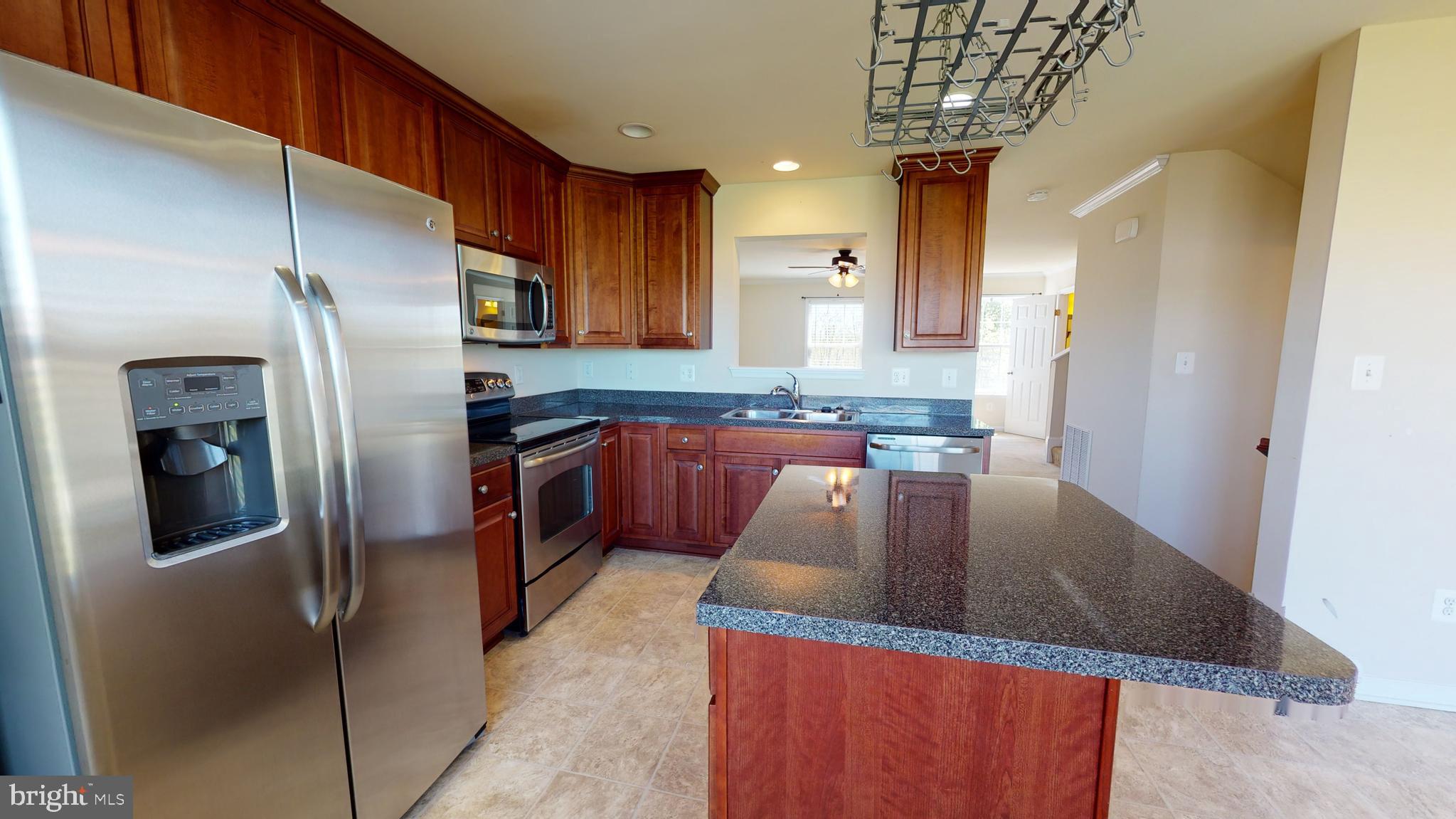 LAKELAND PLACE - Residential