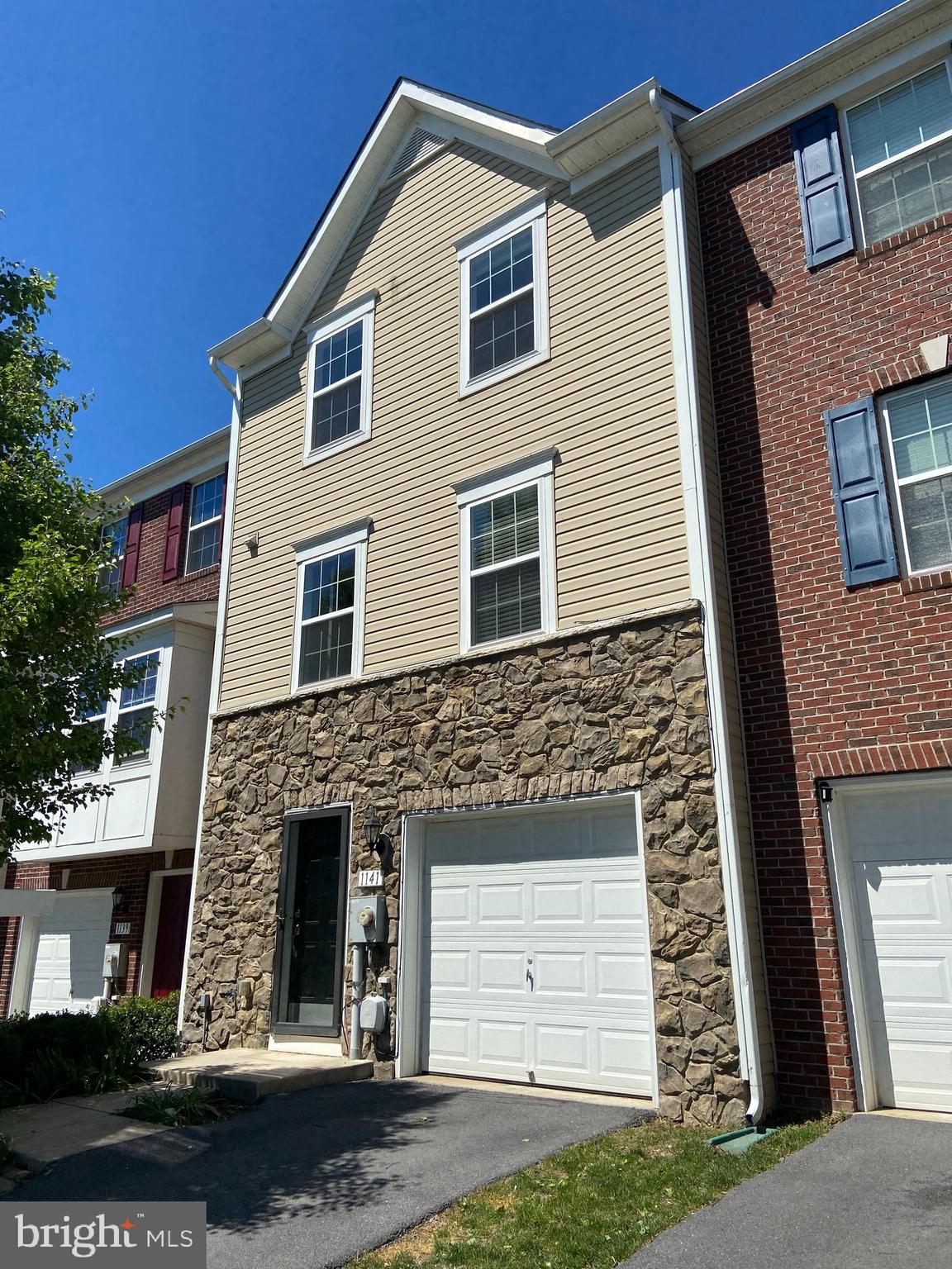 LAKELAND PLACE - Residential