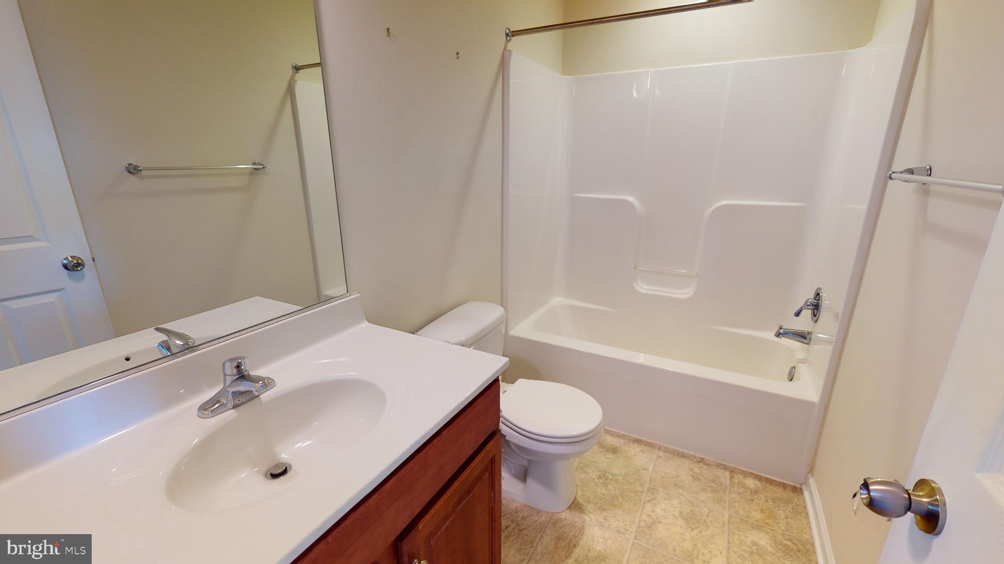 LAKELAND PLACE - Residential